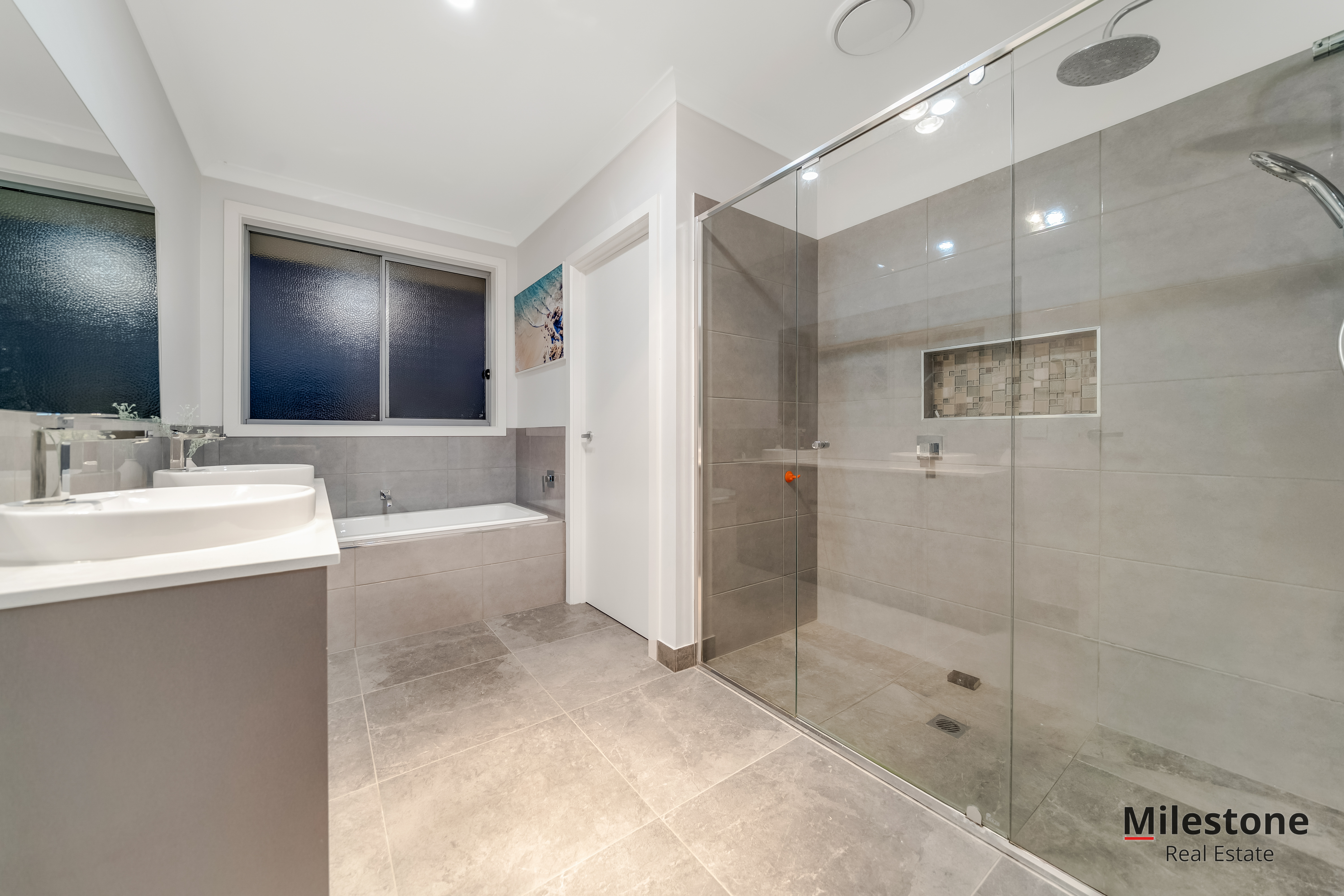 6-bedroom house at 36 Bales Road, Cranbourne East, VIC 3977, Casey, Victoria