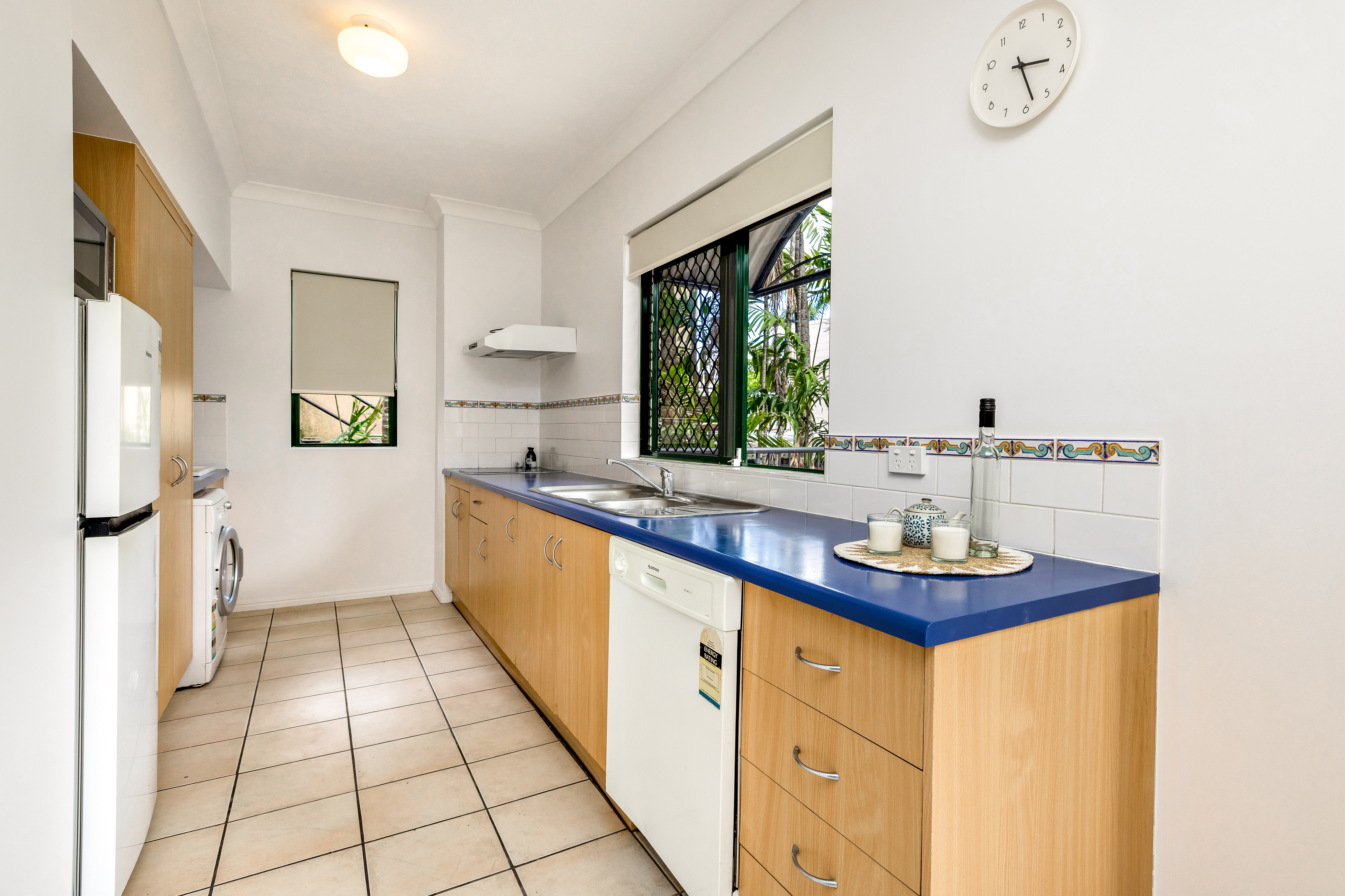 2/186-188 Mcleod Street, Cairns North, QLD 4870 - Image 4