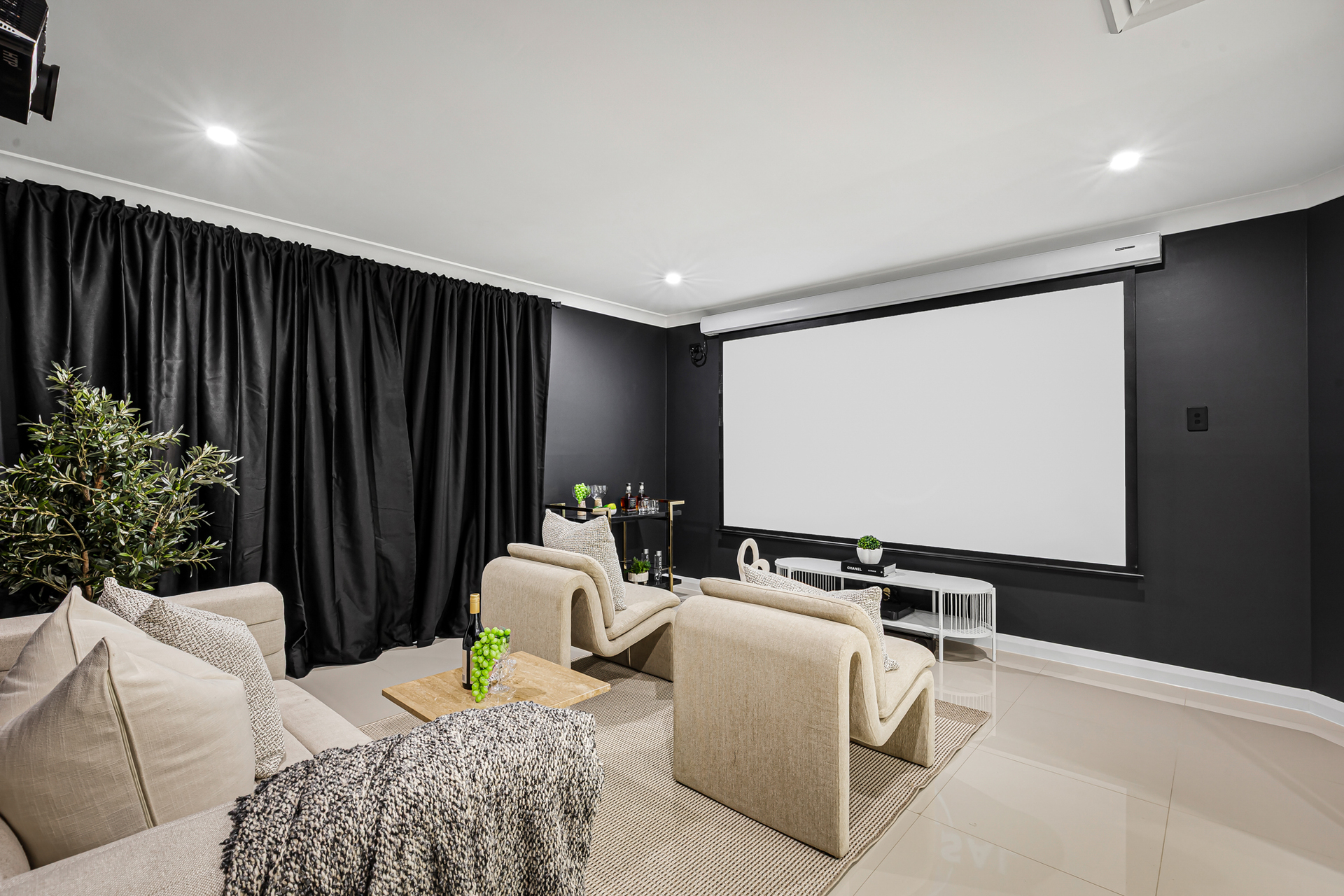 5-bedroom house at 33 Mariner Crescent, Abbotsbury, NSW 2176, Fairfield, New South Wales