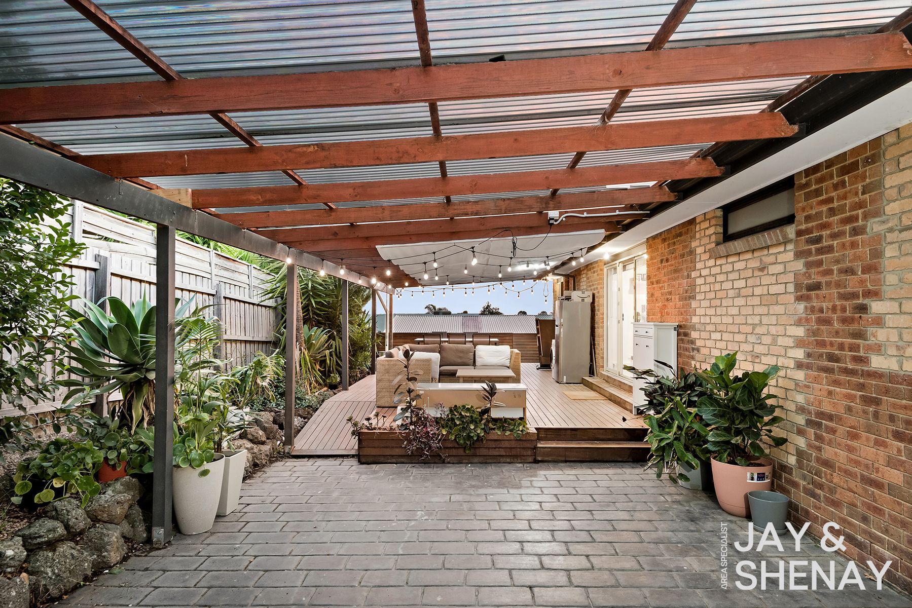 3-bedroom house at 130 GLENEAGLES DRIVE, Endeavour Hills VIC 3802, Casey, Victoria