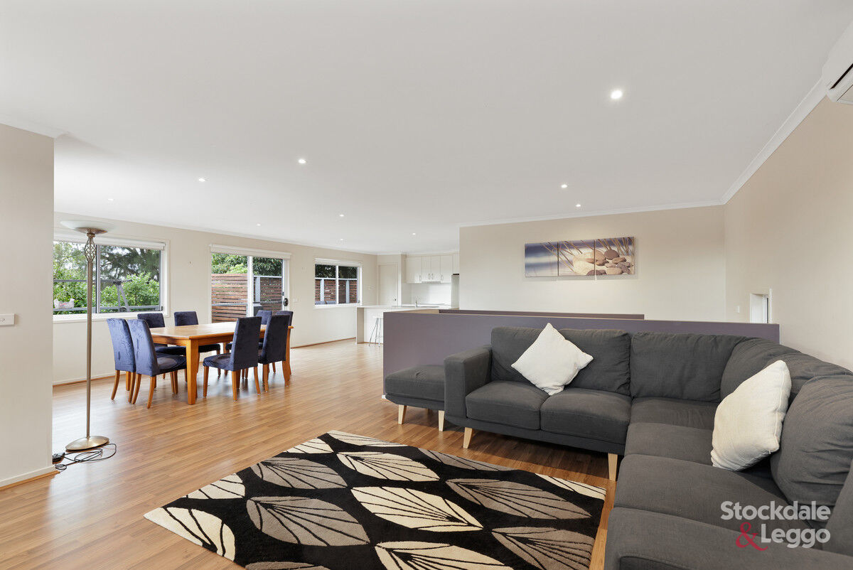 2/11 Roydon Road, Cowes, Vic, 3922 - Image 3