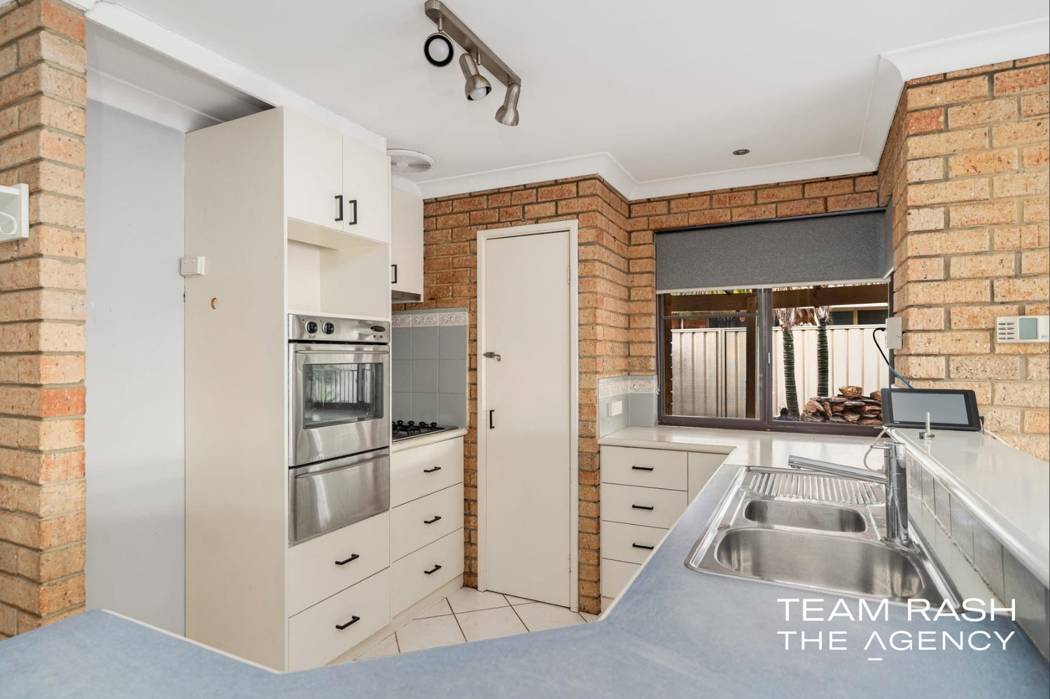 11 BRIGADOON PLACE, Cooloongup WA 6168 - Image 5