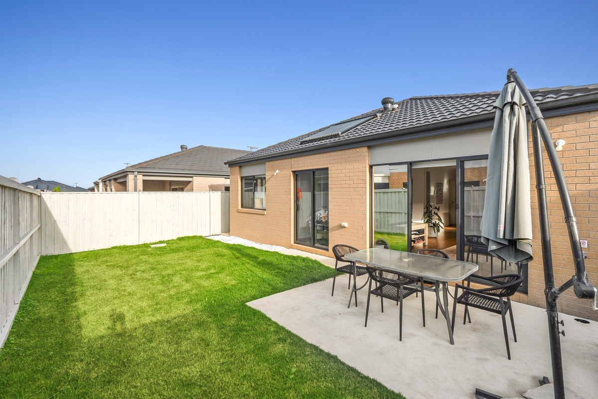 9 MENTELLE STREET, Mount Duneed VIC 3217 - Image 6