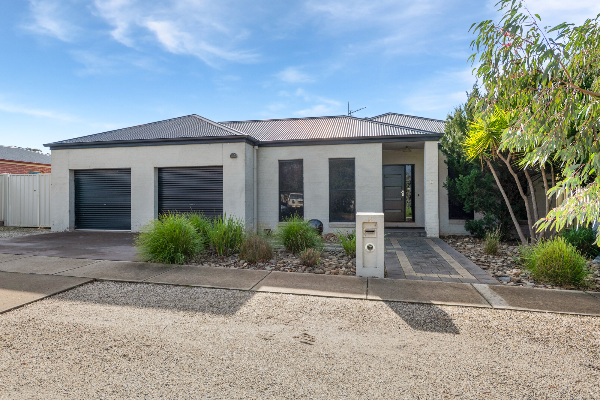 5 ROSSDALE DRIVE, Eaglehawk VIC 3556 - Image 1