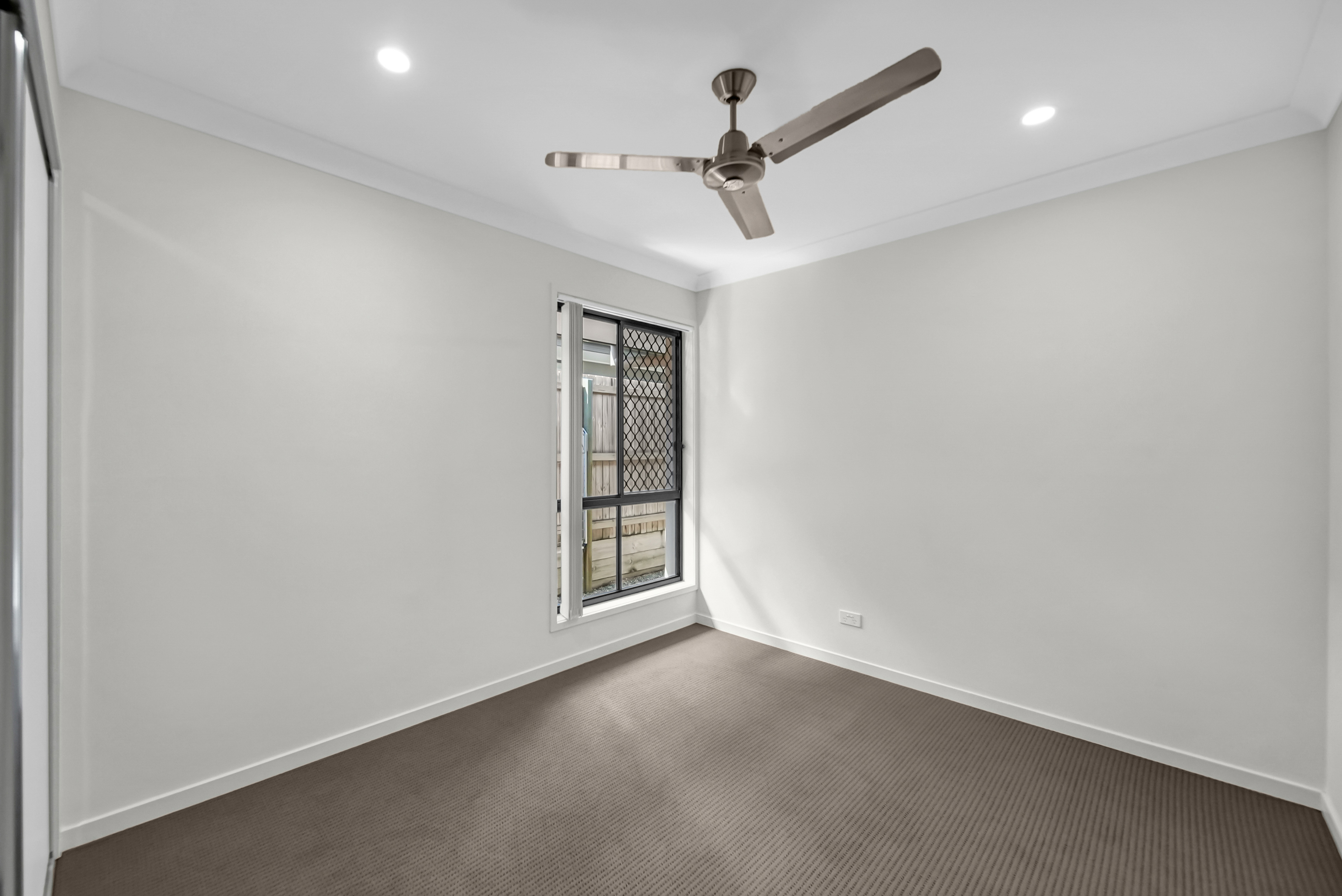 60 PEPPER TREE DRIVE, Holmview QLD 4207 - Image 10
