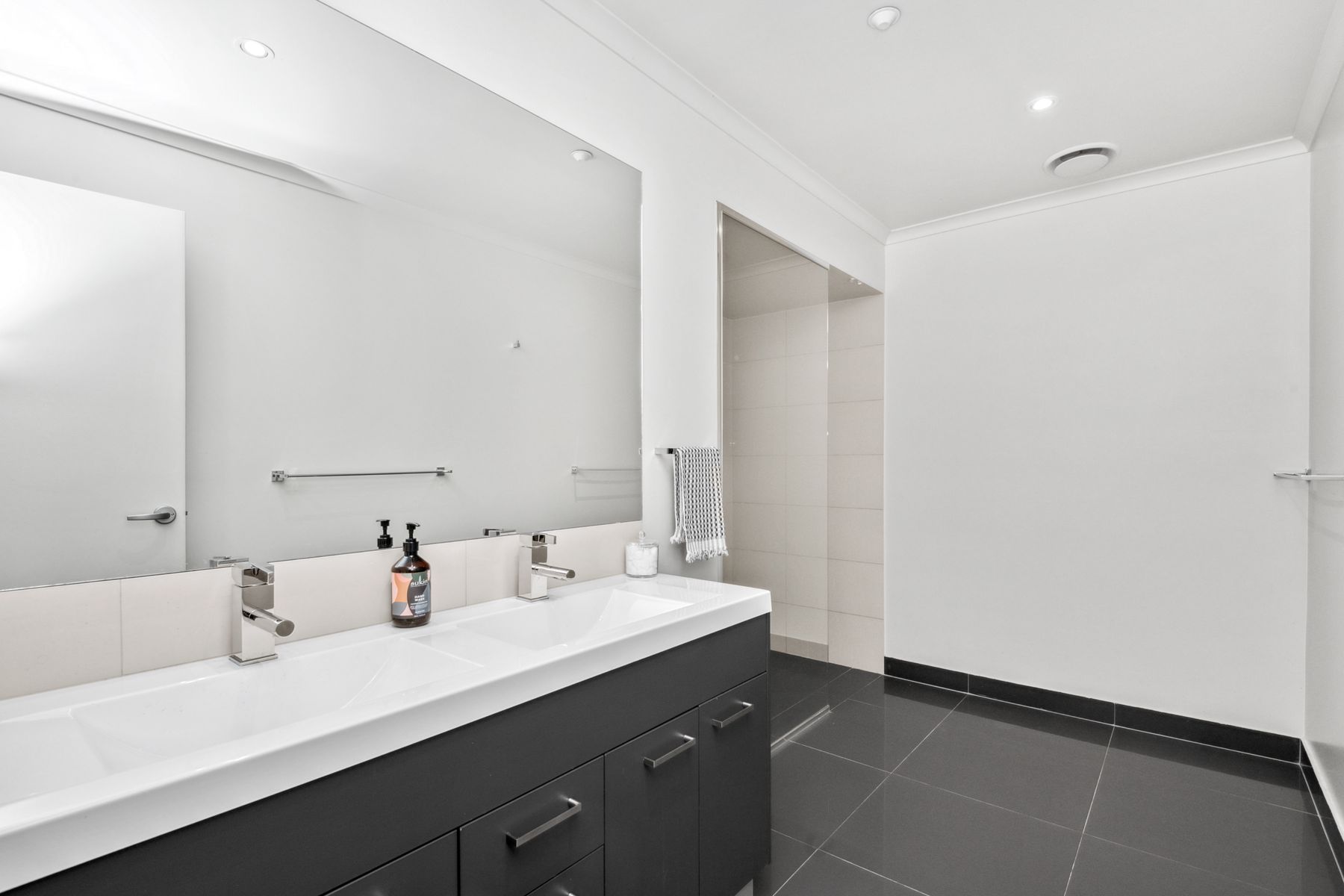 2 9 ACACIA STREET, BENDIGO VIC 3550 - Image 7