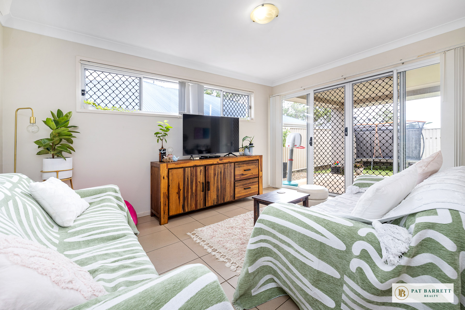 4-bedroom unit at 2 37 HAIG ROAD, BIRKDALE QLD 4159, Redland, Queensland