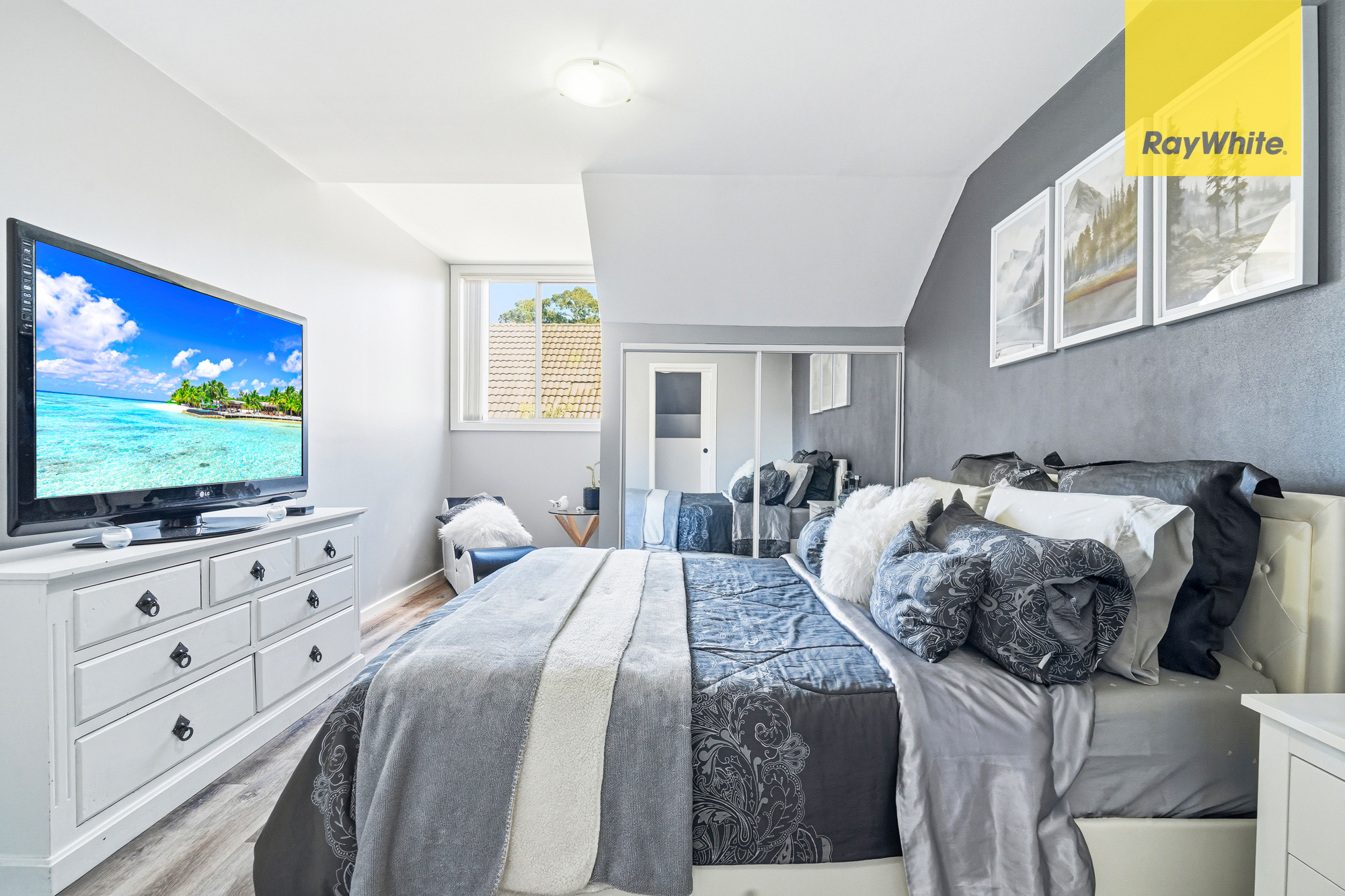 5 32 CANBERRA STREET, OXLEY PARK NSW 2760 - Image 9