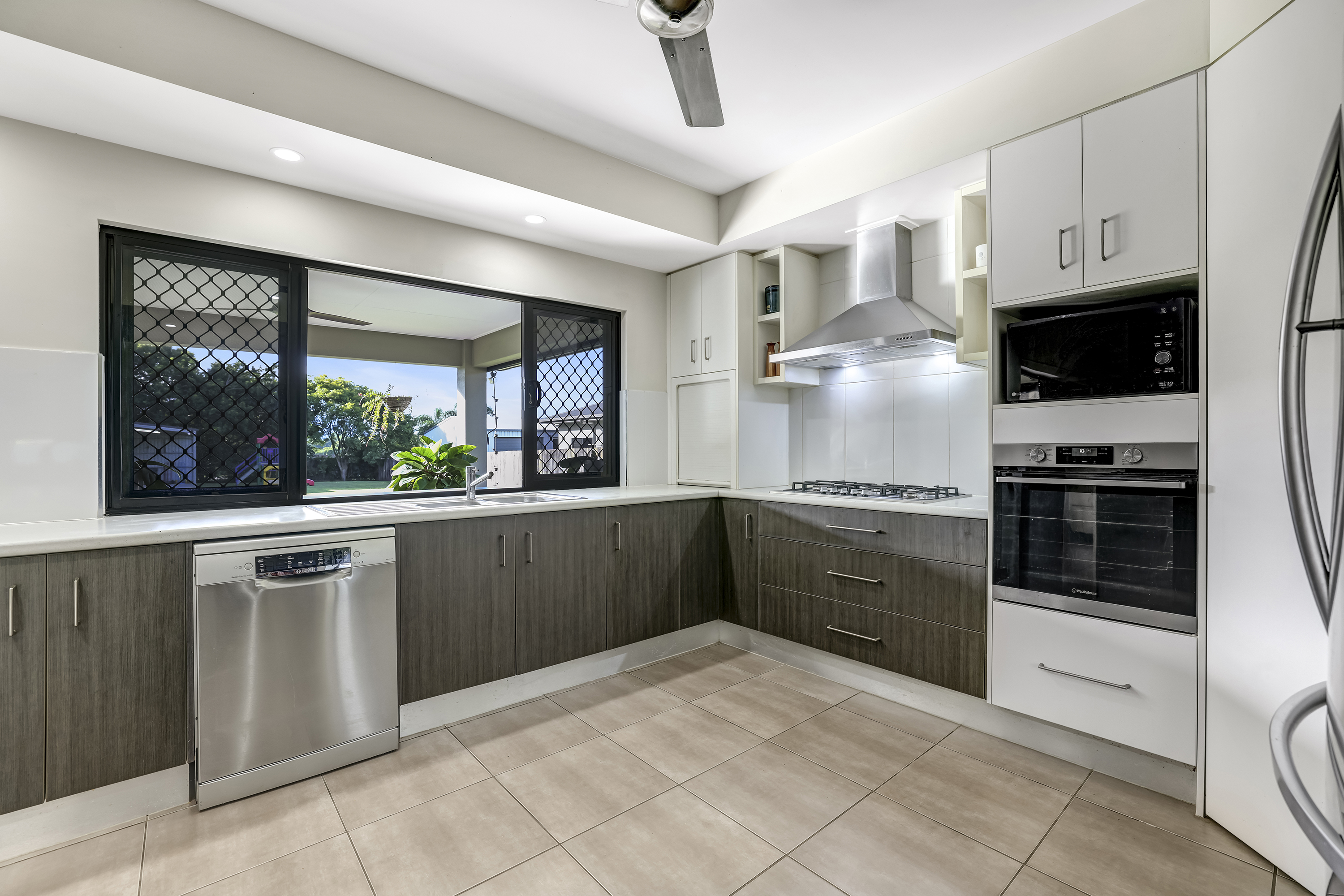 19 CARRUTHERS STREET, Edmonton QLD 4869 - Image 8