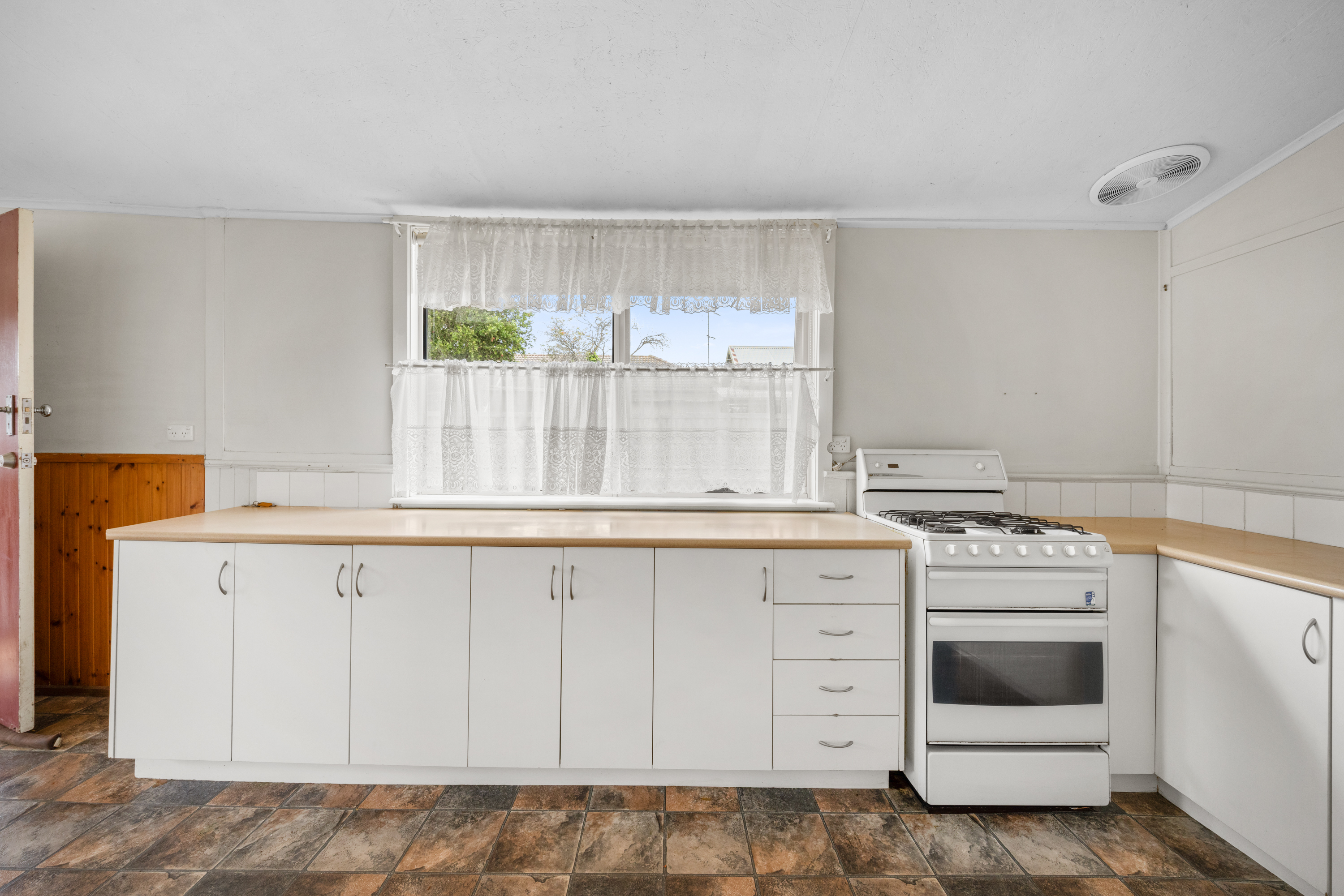 9 BAKER STREET, Wurruk VIC 3850 - Image 6