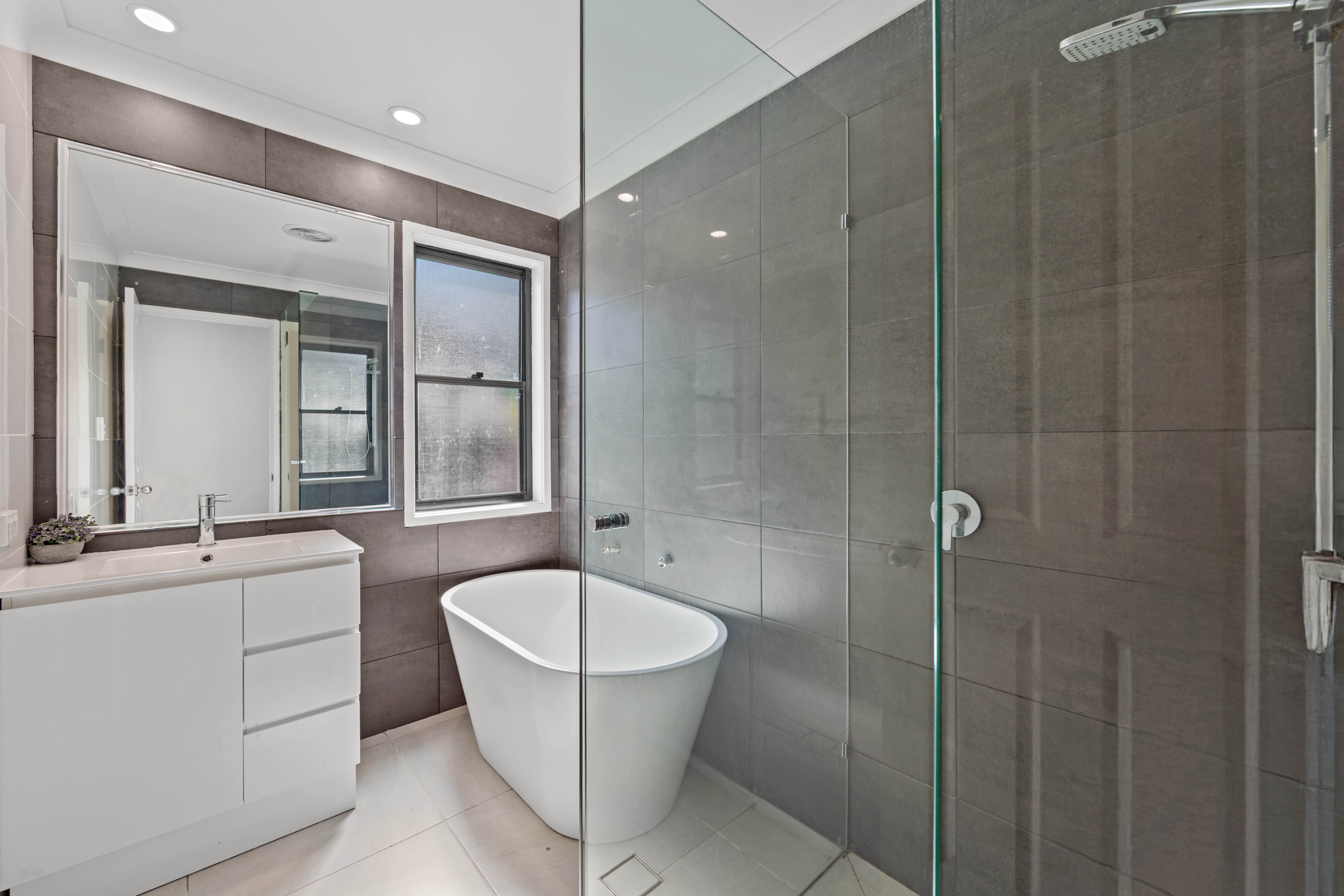 21 Blackwattle Circuit, Arundel, Qld, 4214 - Image 7