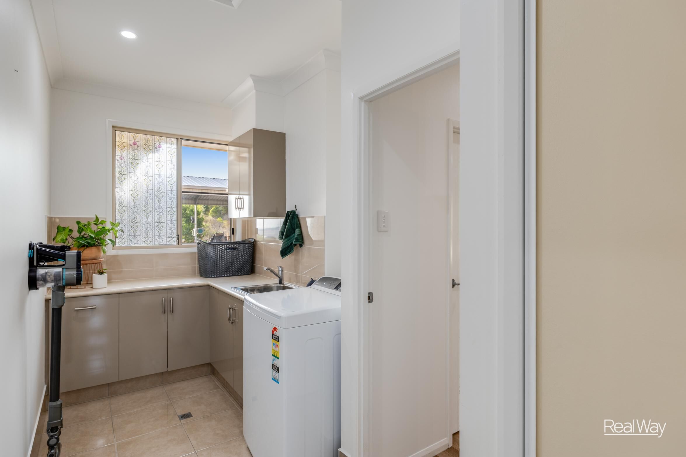 6-bedroom house at 13 Panorama Crescent, Gowrie Junction, QLD 4352, Toowoomba, Queensland