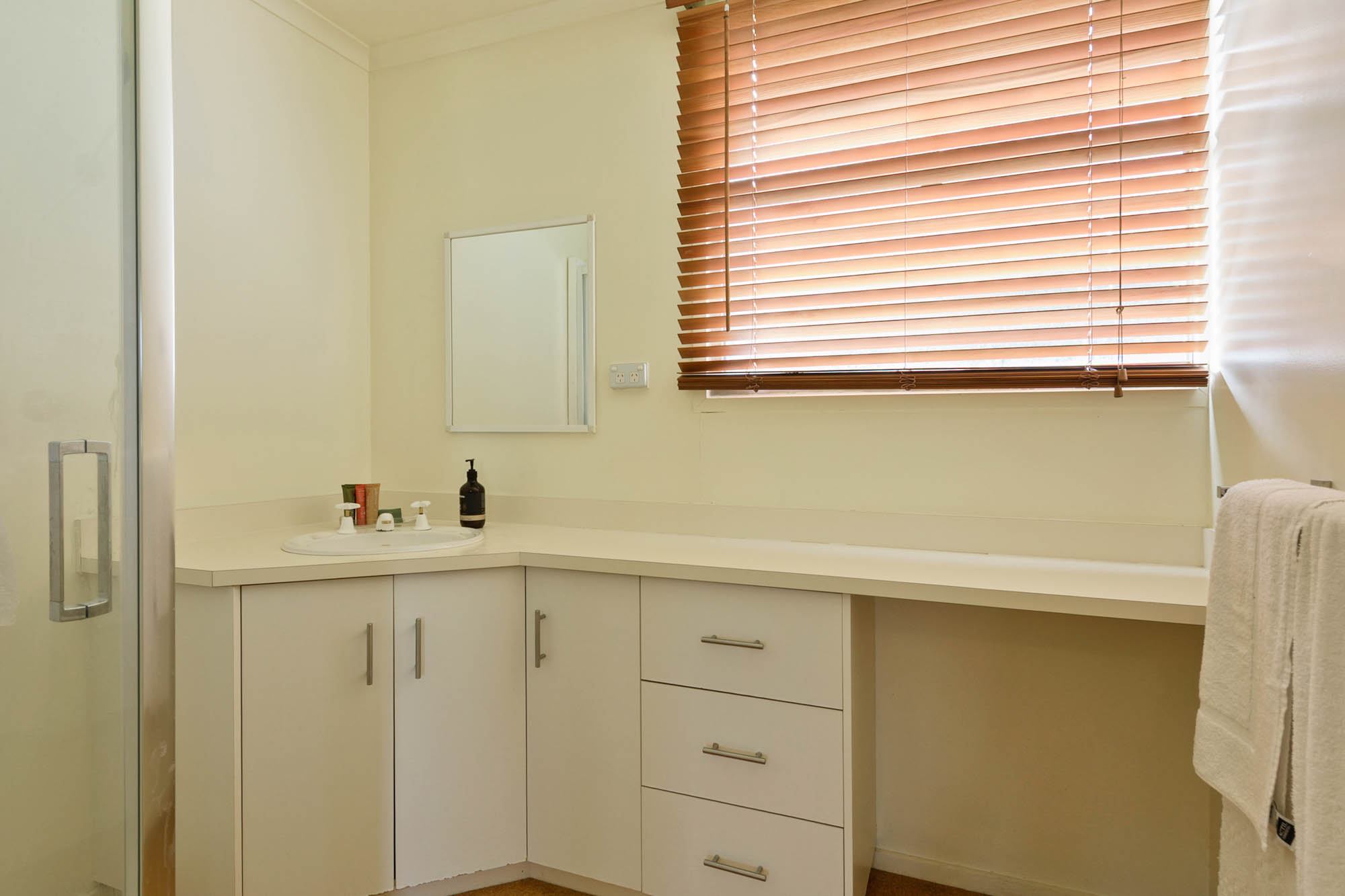 4-bedroom unit at 9 - 11 Meredith Street, Strahan, Tas, 7468, West Coast, Tasmania