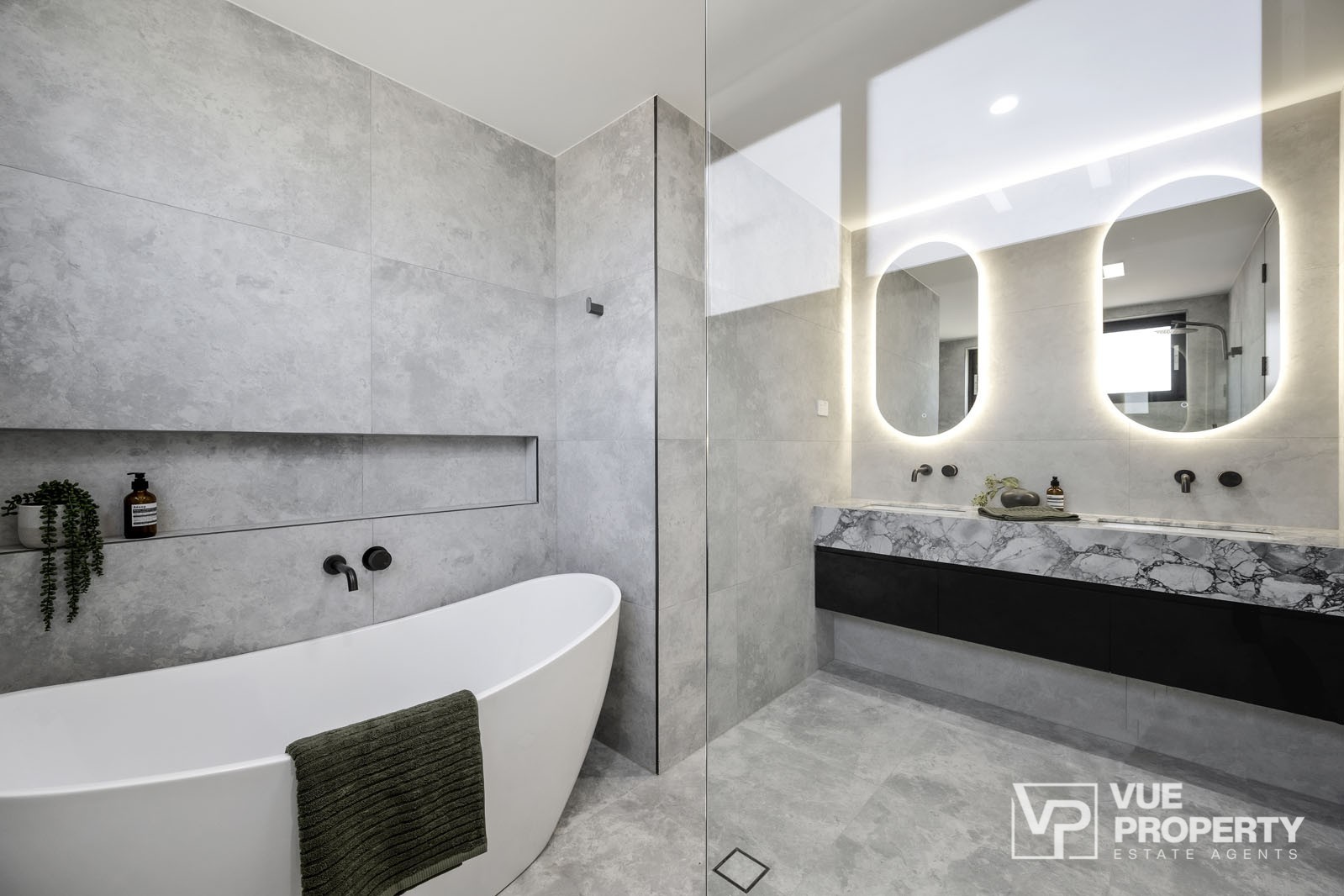 5-bedroom unit at 10 Valley Road, Eastwood, NSW 2122, Ryde, New South Wales