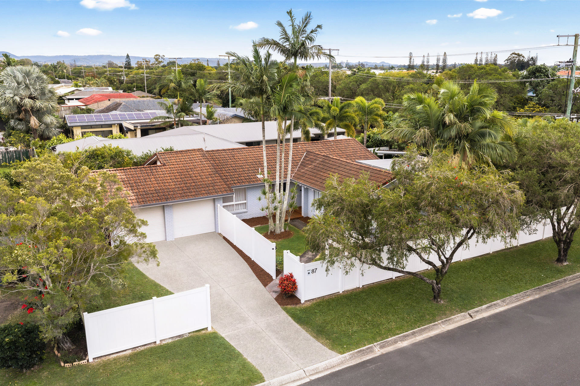 87 Cypress Drive, Broadbeach Waters QLD 4218 - Image 2