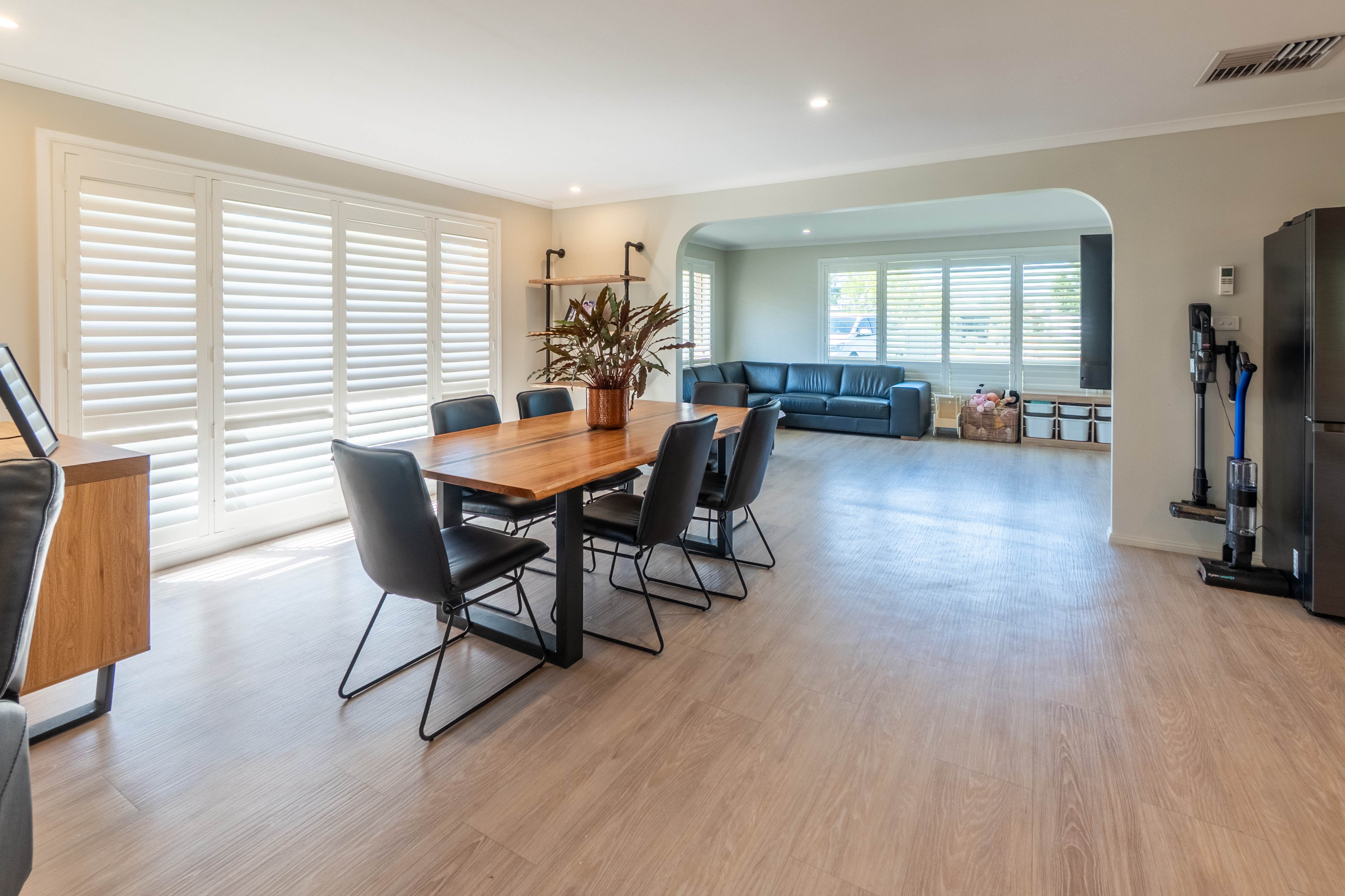 135 BRITANNIA STREET, Temora NSW 2666 - Image 2