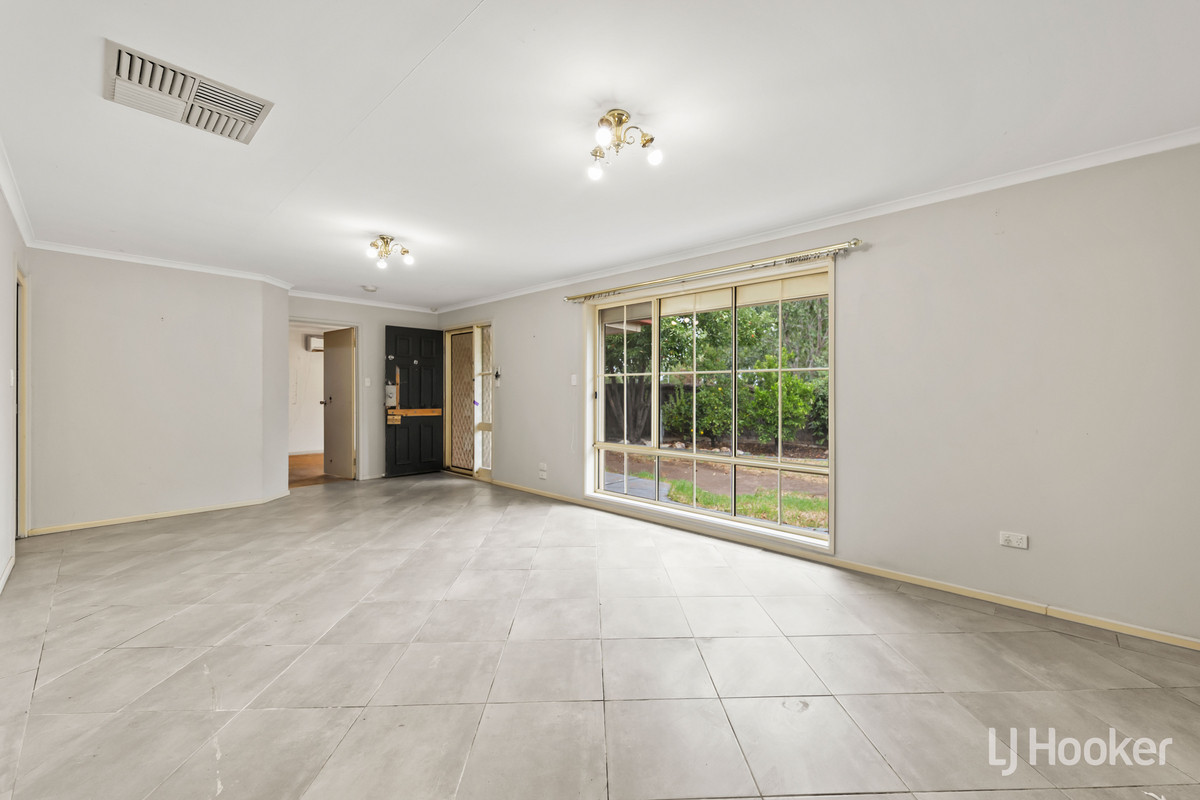 2 PINEHURST COURT, Craigmore SA 5114 - Image 6