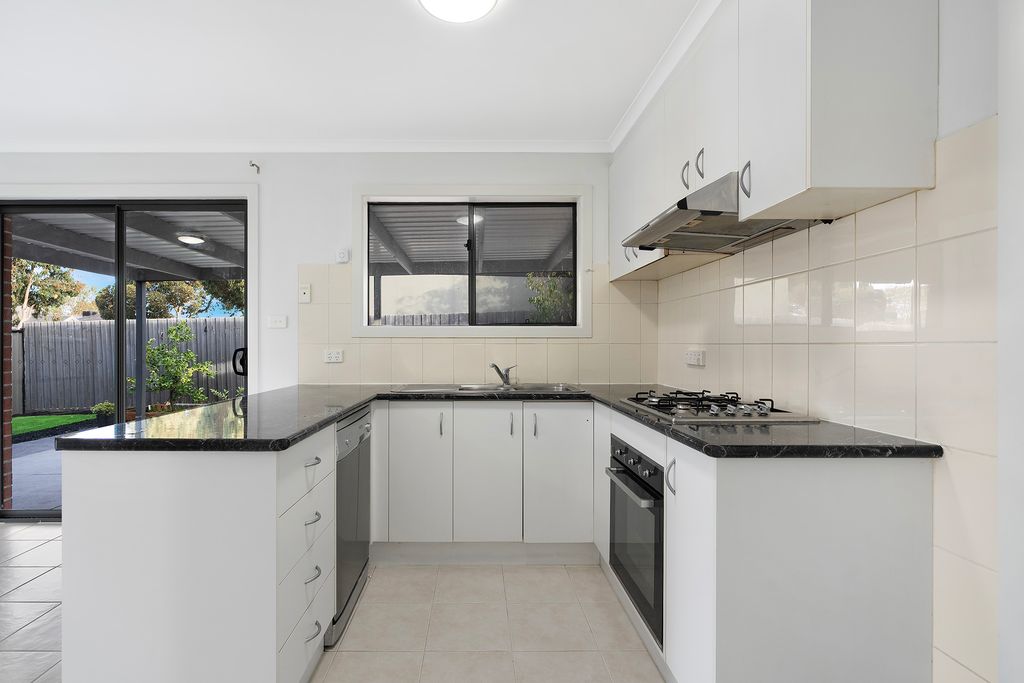 29 HECTOR DRIVE, Cranbourne VIC 3977 - Image 8