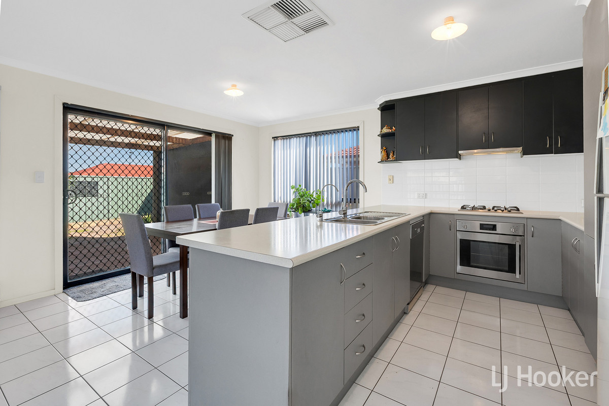 10 CASSIA STREET, Munno Para West SA 5115 - Image 4
