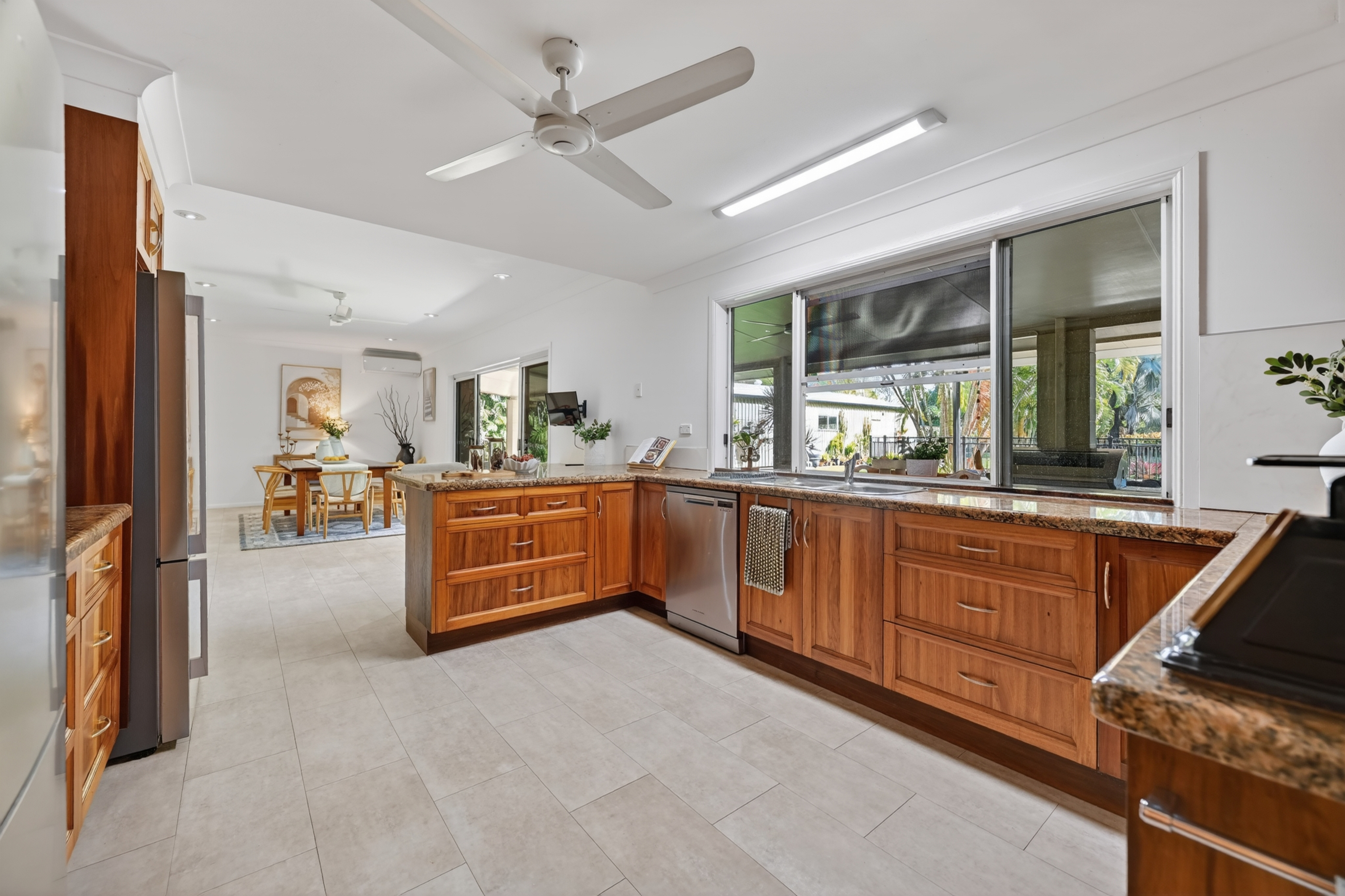 12 CATARACT AVENUE, Rangewood QLD 4817 - Image 9