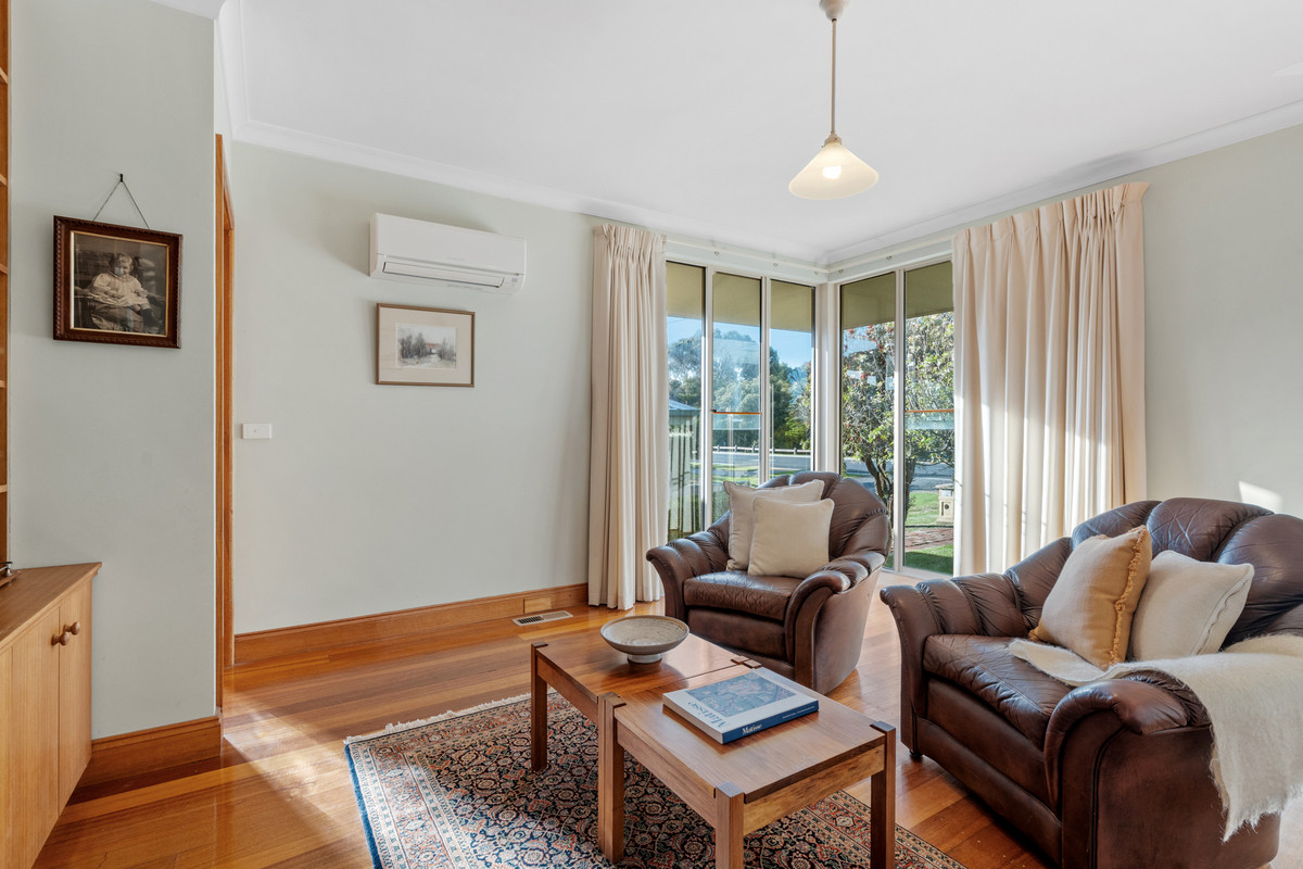 3-bedroom house at 1/7 Regent, Port Fairy, Vic, 3284, Moyne, Victoria
