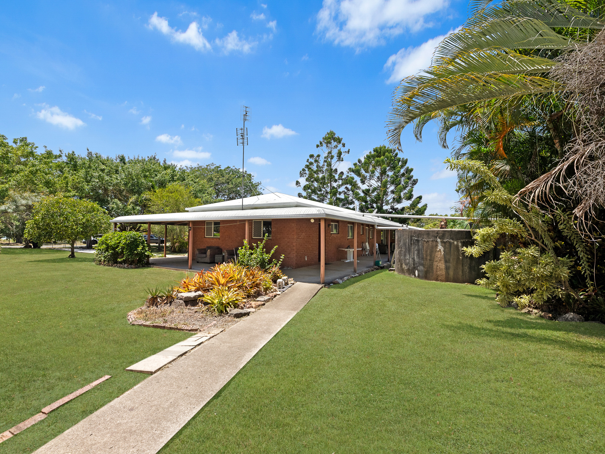 30 FRANCIS AVENUE, Booral QLD 4655 - Image 3