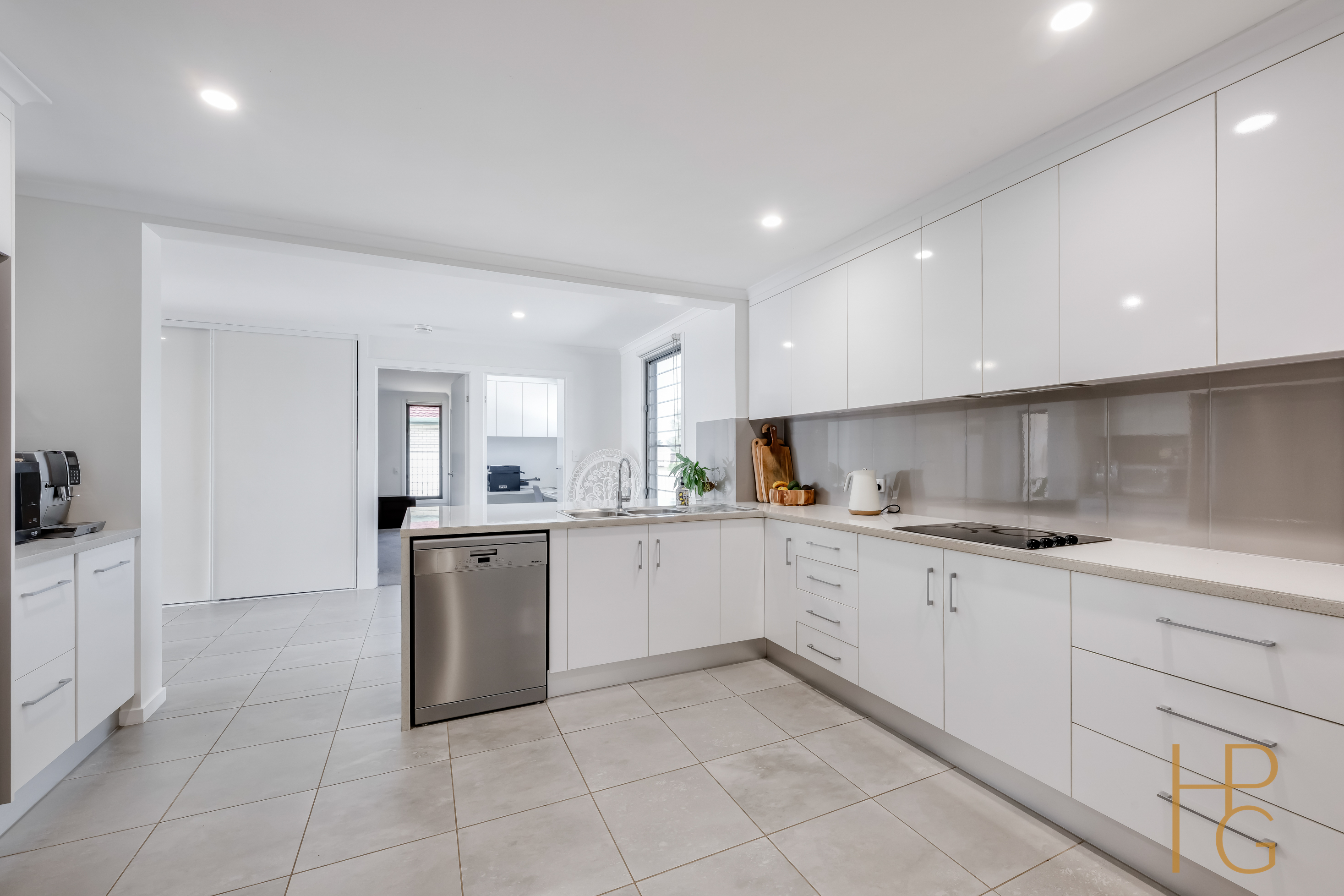 31 Sinclair Street, Avenell Heights, QLD 4670 - Image 7