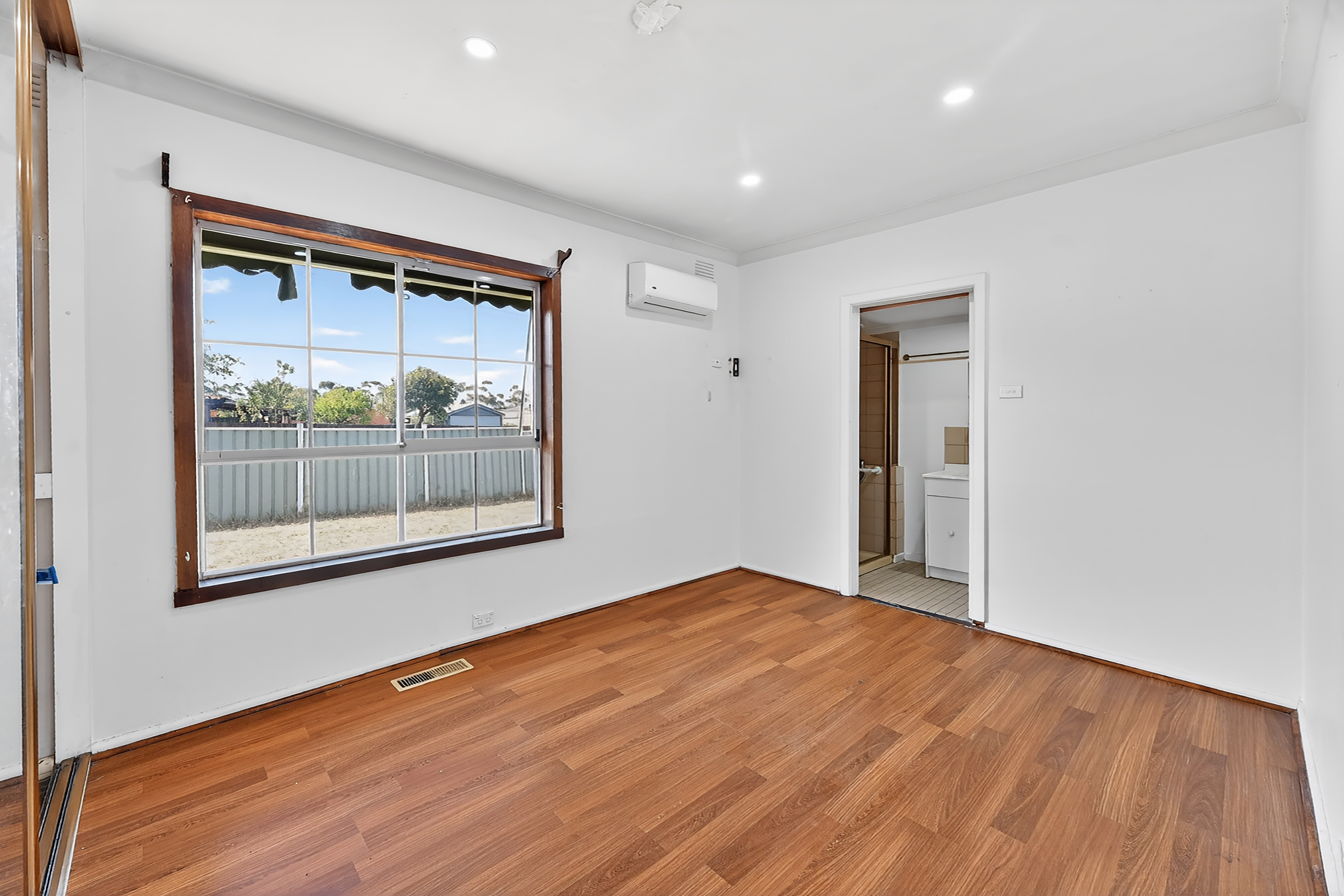 21 BILLINGHAM ROAD, Deer Park VIC 3023 - Image 6