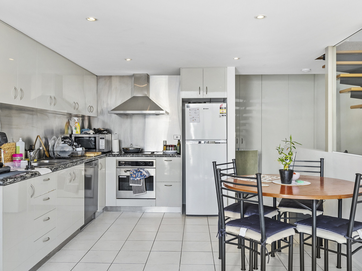 9 1 CRESWELLS ROW, HOBART TAS 7000 - Image 9