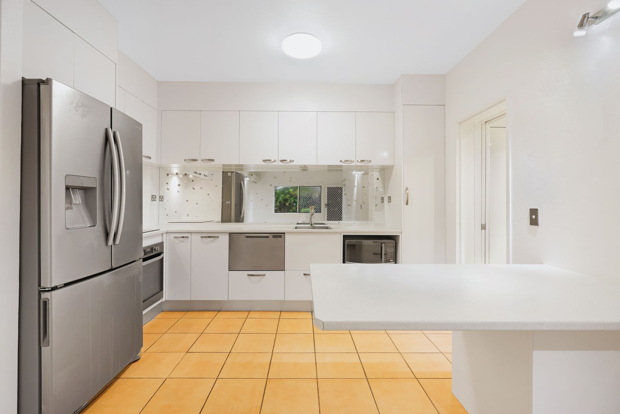 2/670-678 Bruce Highway, Woree, QLD 4868 - Image 3