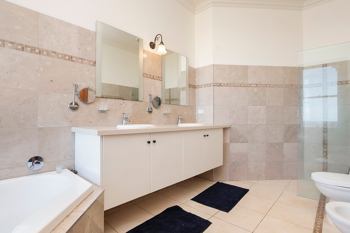 5-bedroom house at 22 Logans Beach Road, Warrnambool, VIC 3280, Warrnambool, Victoria