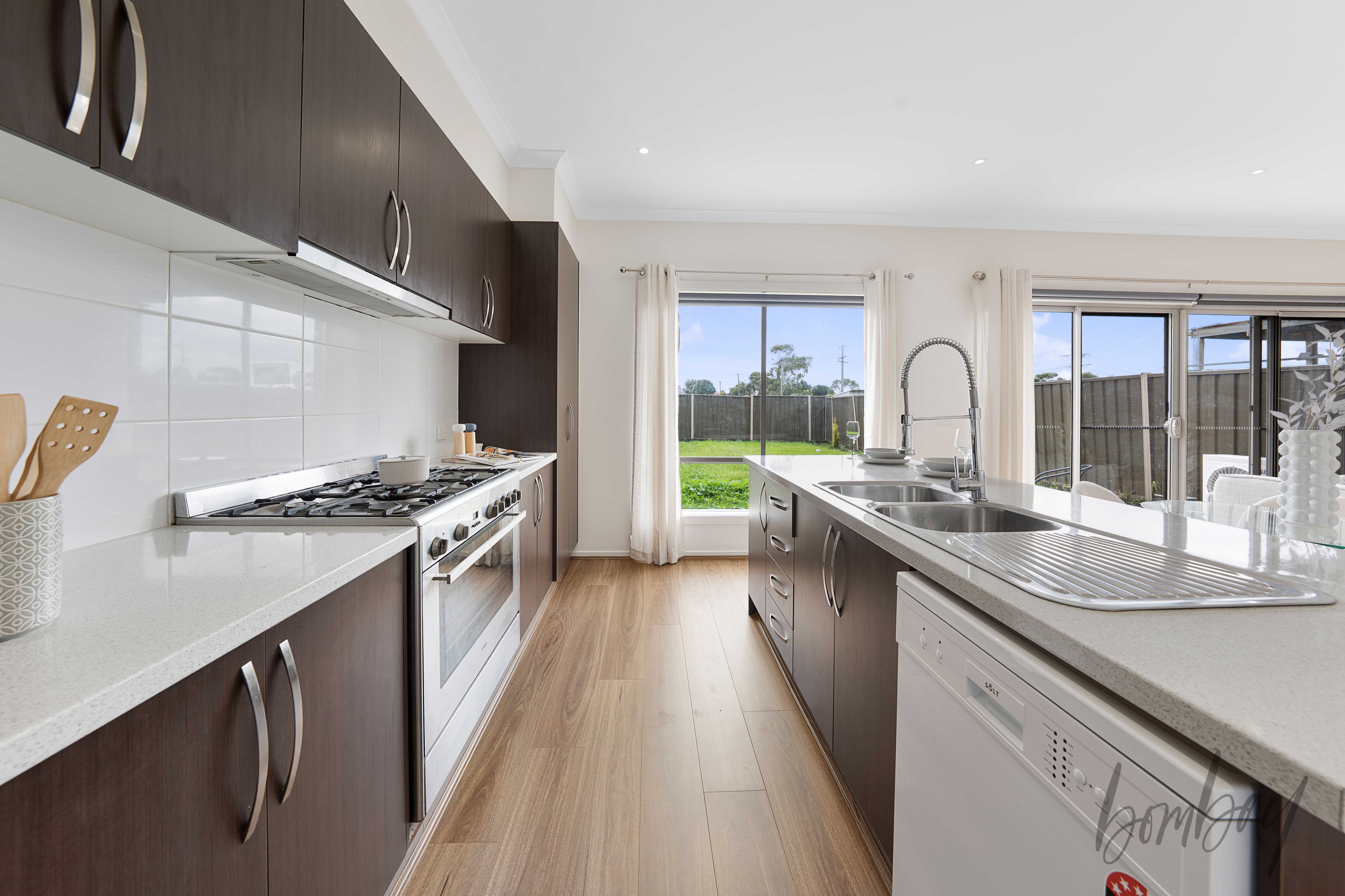 30 BRUNSWICK CRESCENT, Craigieburn VIC 3064 - Image 3