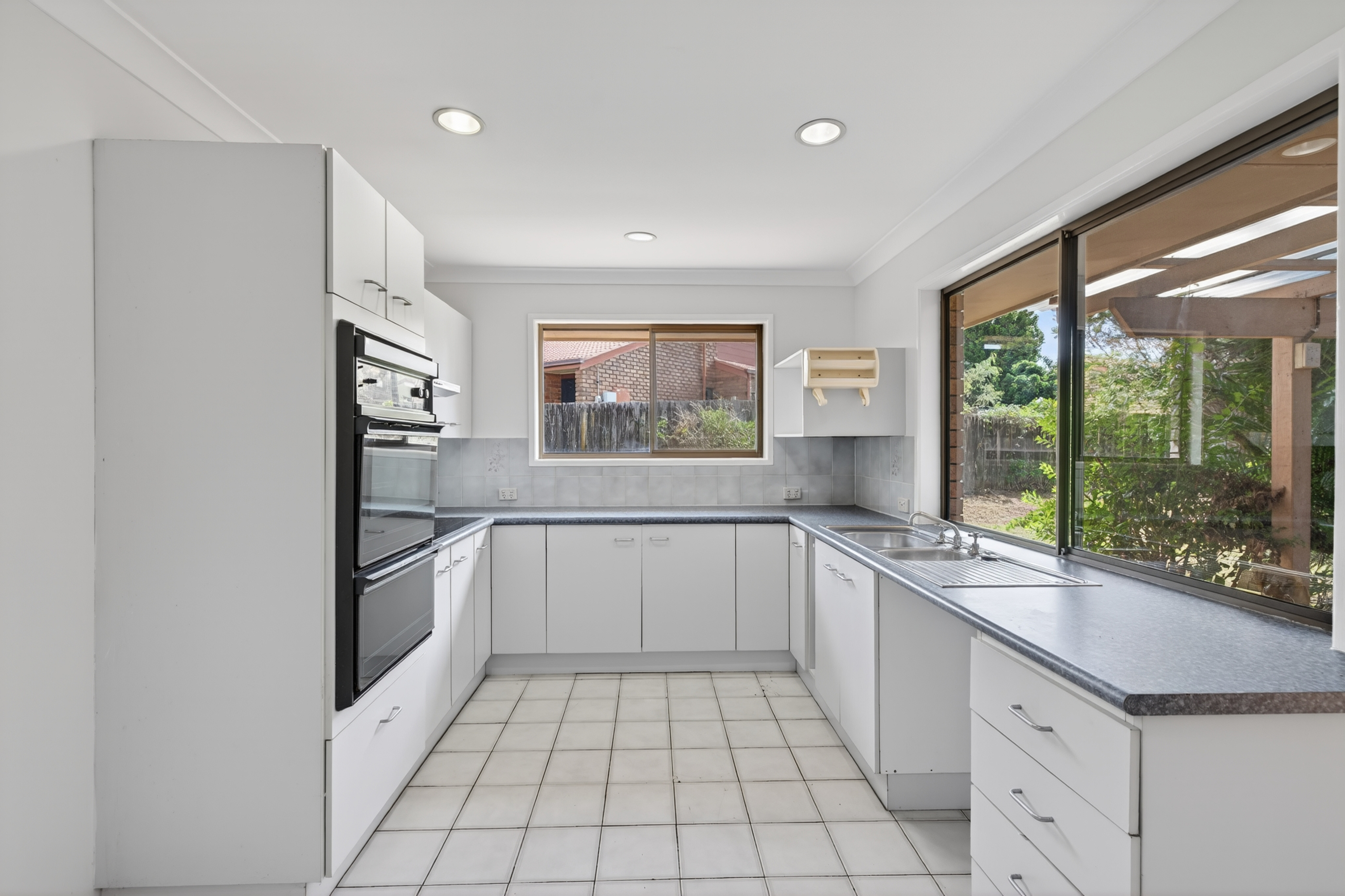 11 Harding Crescent, Cleveland, QLD 4163 - Image 9