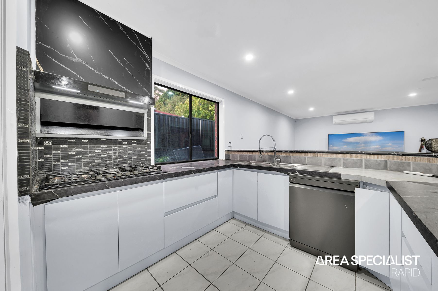 4 EDITH RISE, Hampton Park VIC 3976 - Image 5