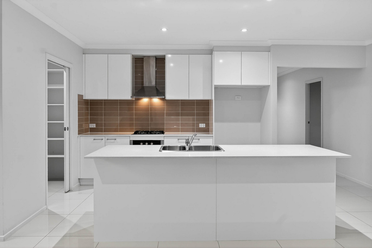 21 CAIRO WAY, Spring Mountain QLD 4300 - Image 5