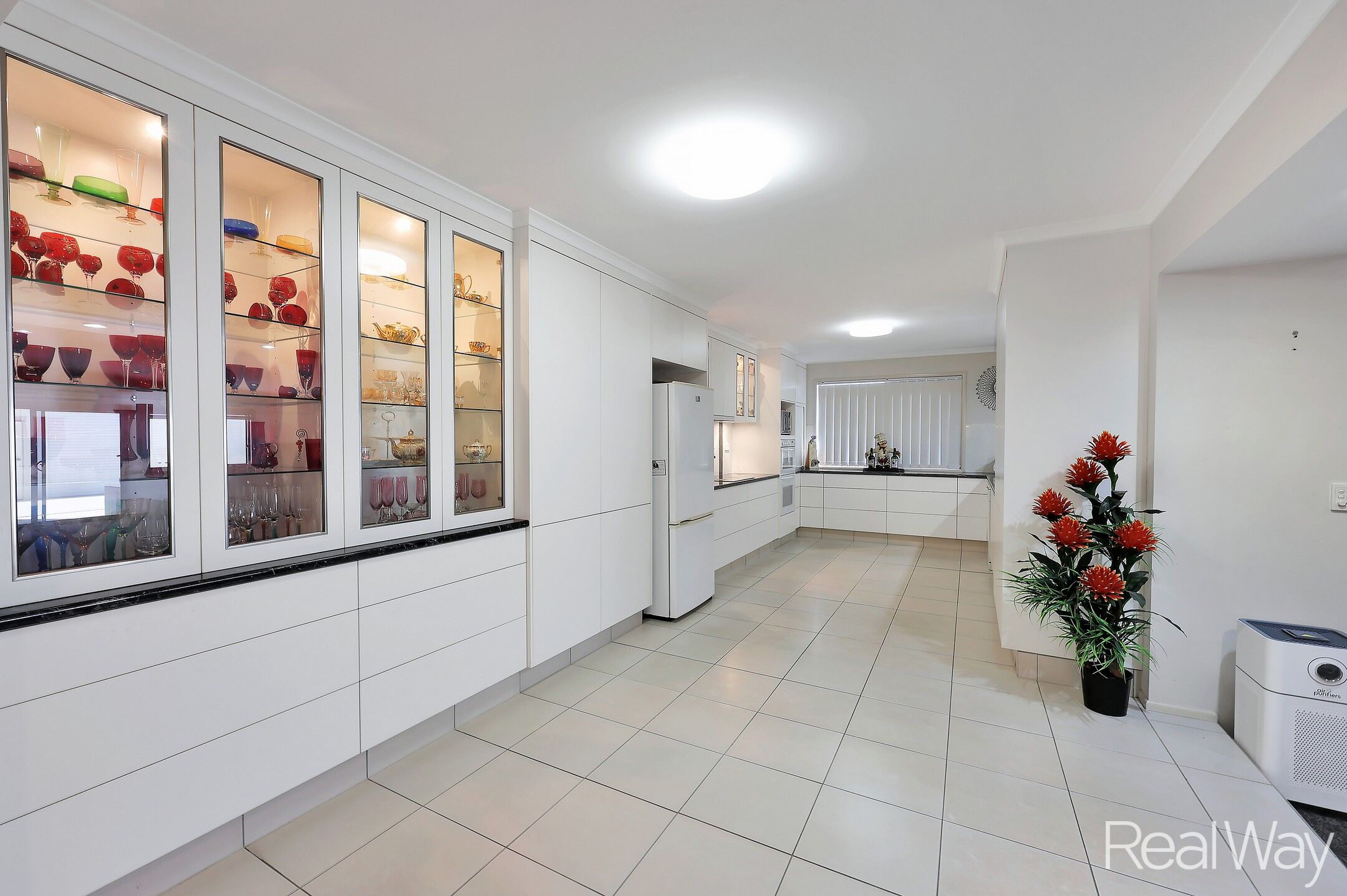 15 JENSEN STREET, Avenell Heights QLD 4670 - Image 9