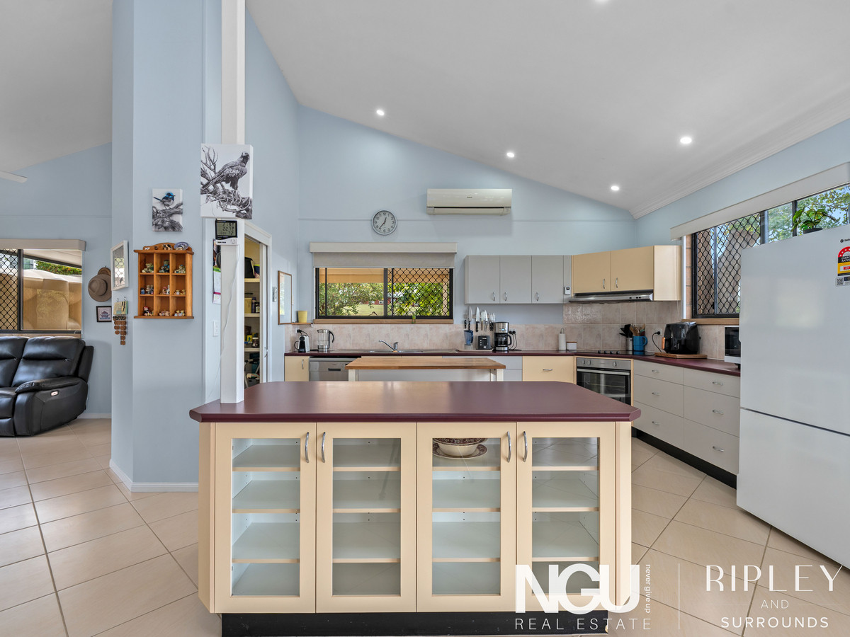 153 LAKES DRIVE, Laidley Heights QLD 4341 - Image 4