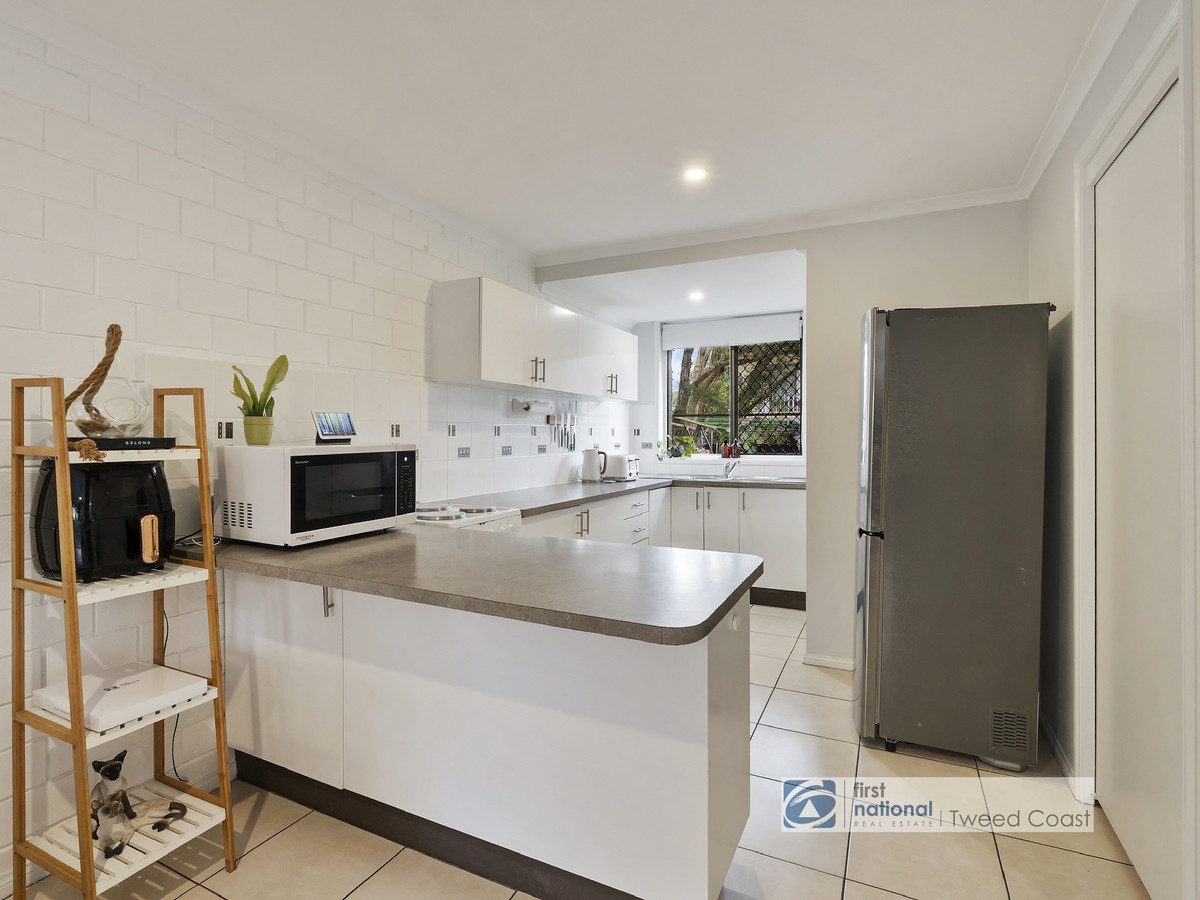 4 10 HONEYSUCKLE STREET, TWEED HEADS WEST NSW 2485 - Image 5