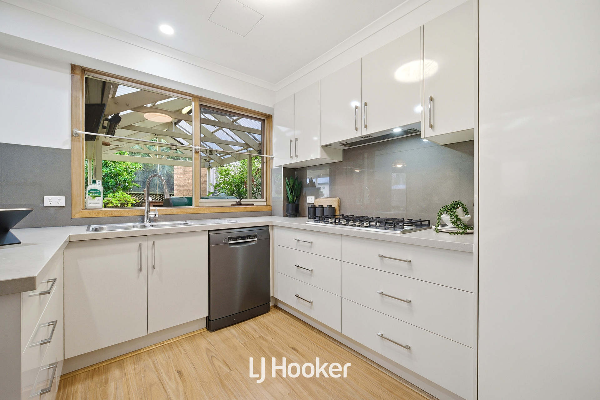 6 DUNSTER COURT, Endeavour Hills VIC 3802 - Image 7