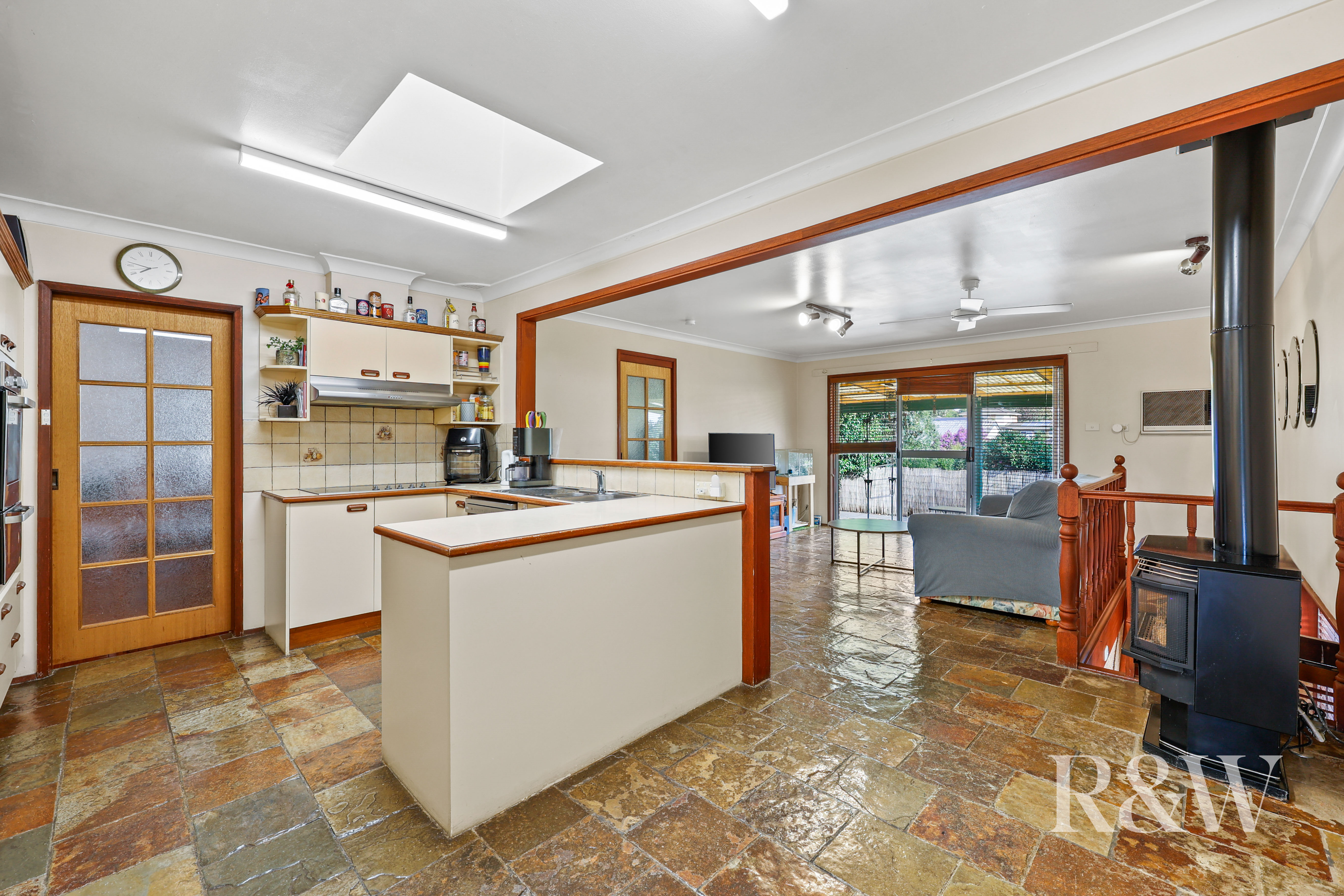 48 ATHEL TREE CRESCENT, Bradbury NSW 2560 - Image 7