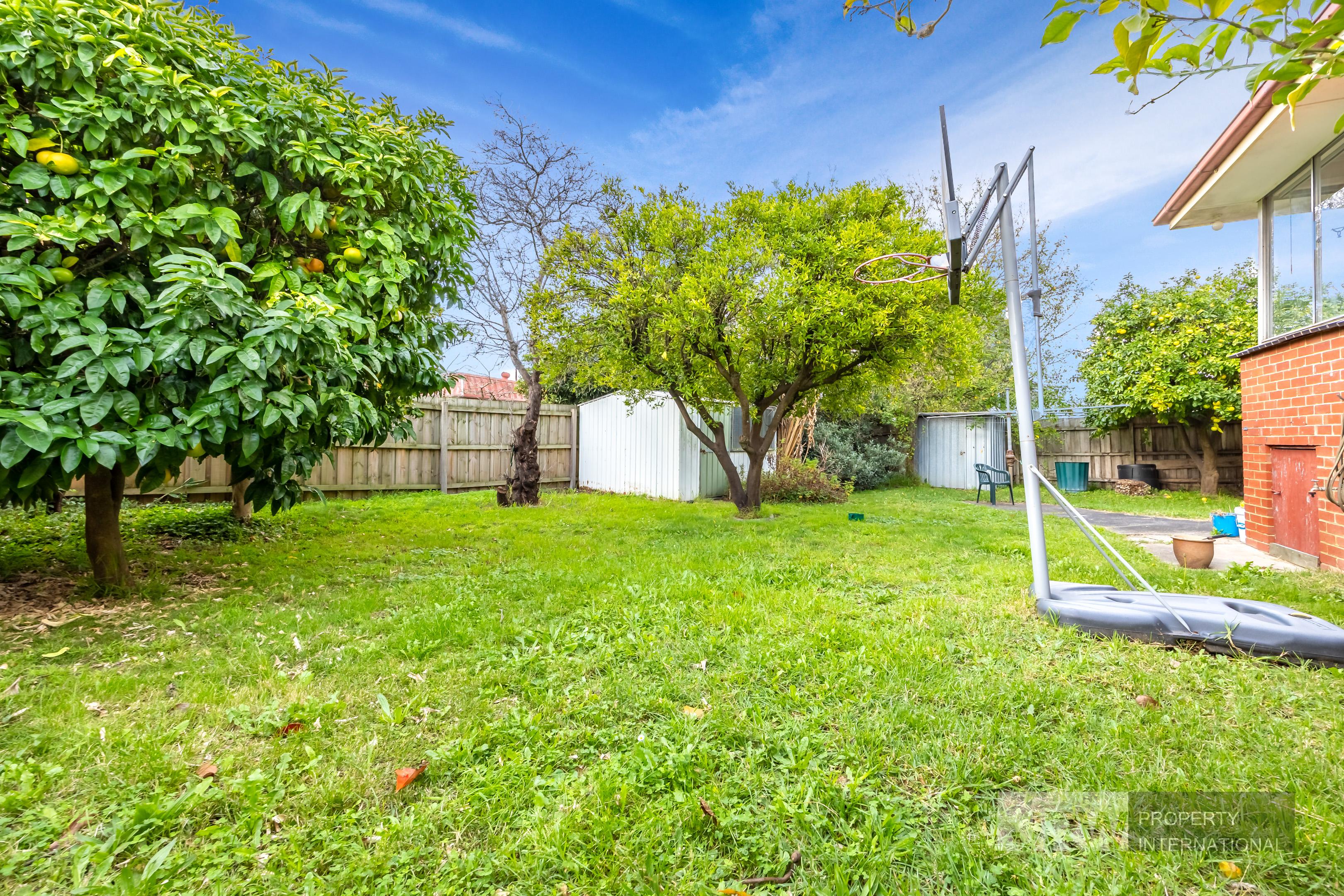 33 IRELAND AVENUE, Wantirna South VIC 3152 - Image 4