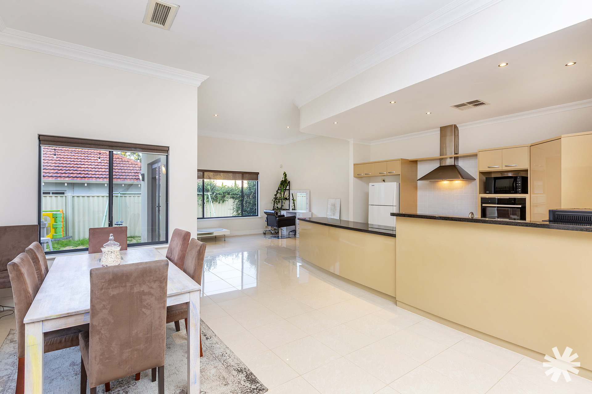 50 Comer Street, Como, WA 6152 - Image 9