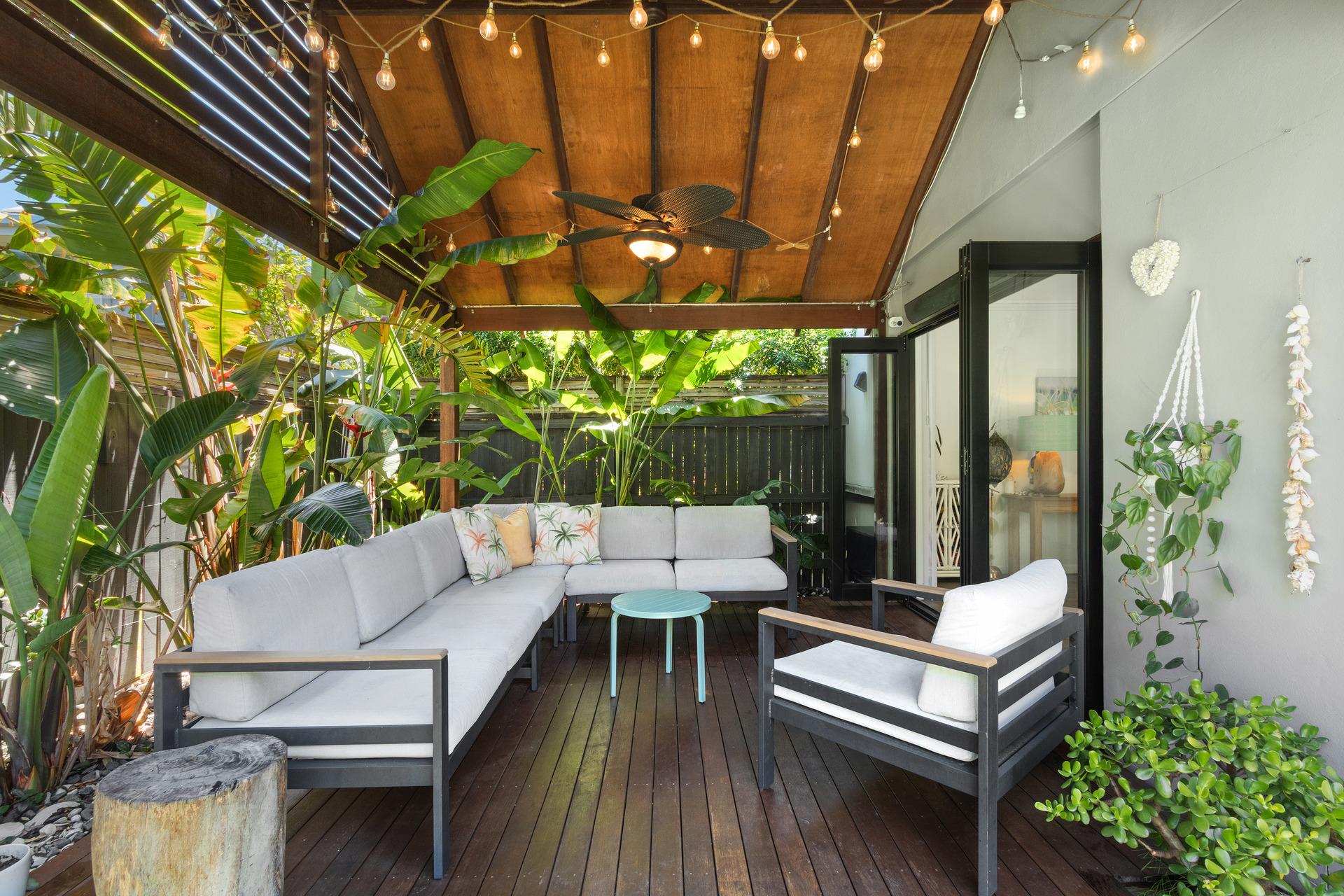 2 52 TALLEBUDGERA DRIVE, PALM BEACH QLD 4221 - Image 4