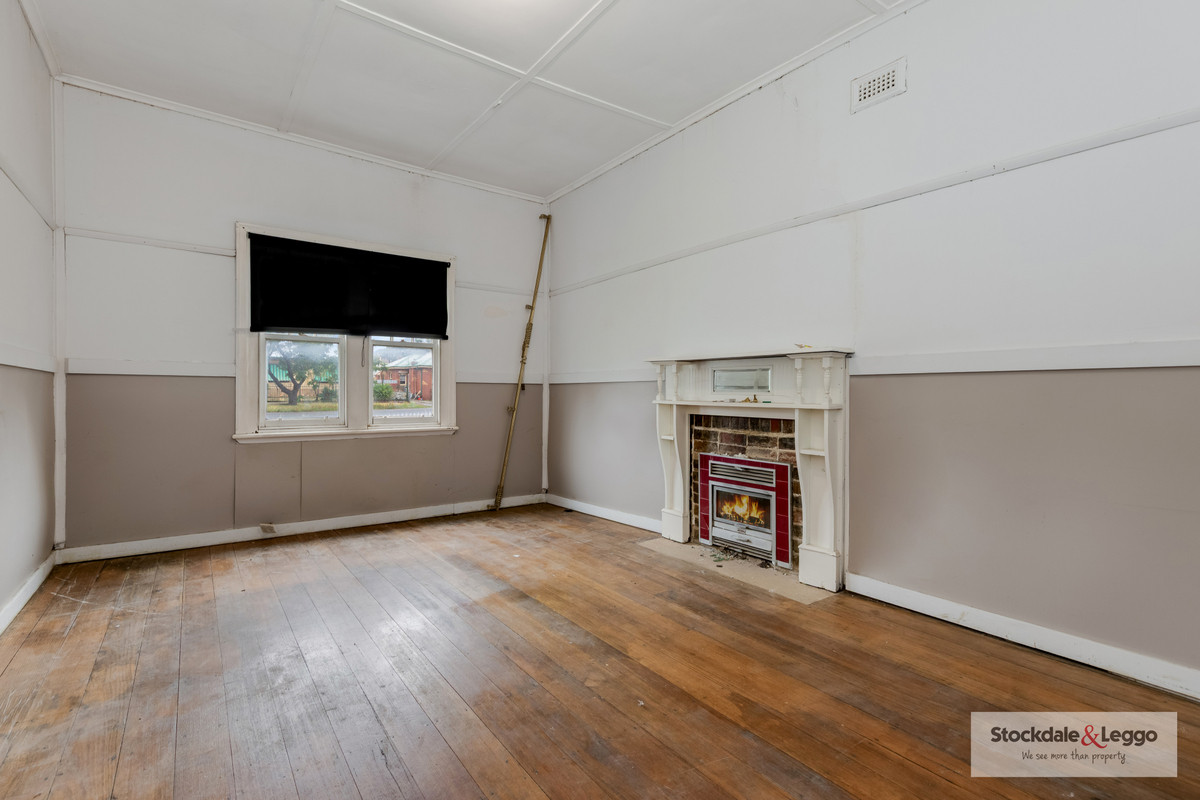 4-bedroom house at 8 Barrell Street, Eaglehawk, VIC 3556, Greater Bendigo, Victoria