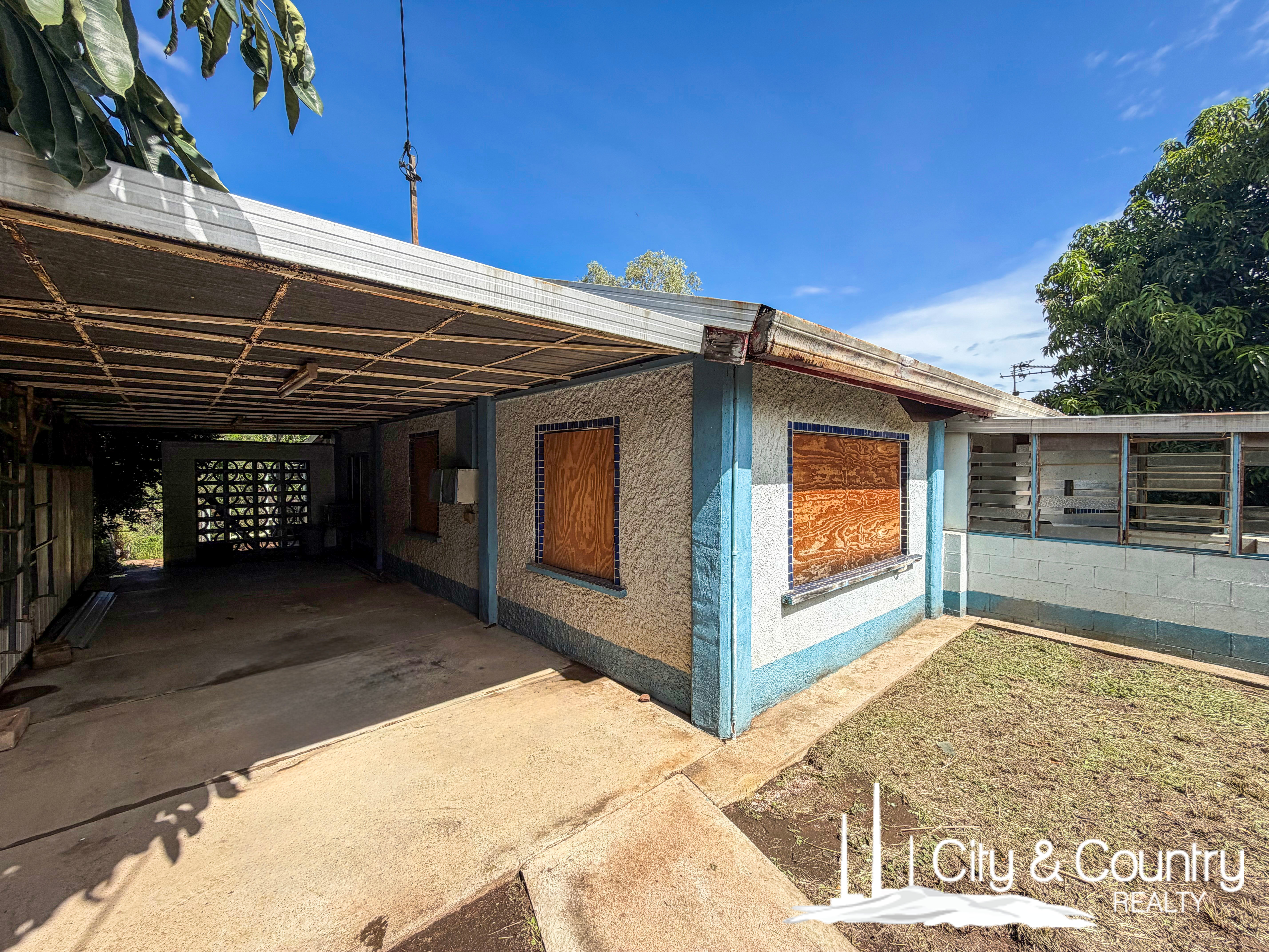 21 FLYNN STREET, Mornington QLD 4825 - Image 2