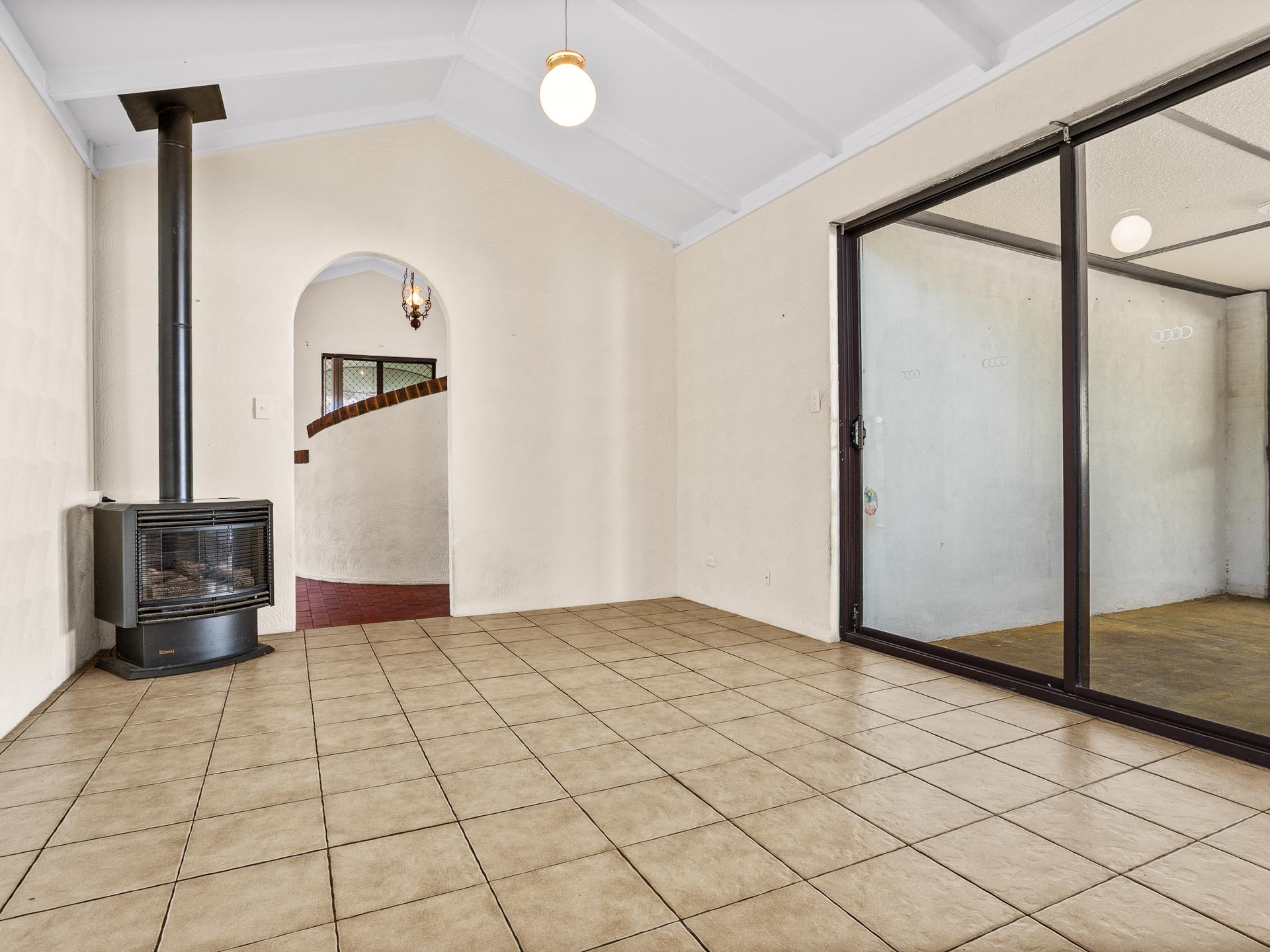 33 AINSLIE COURT, Kardinya WA 6163 - Image 9