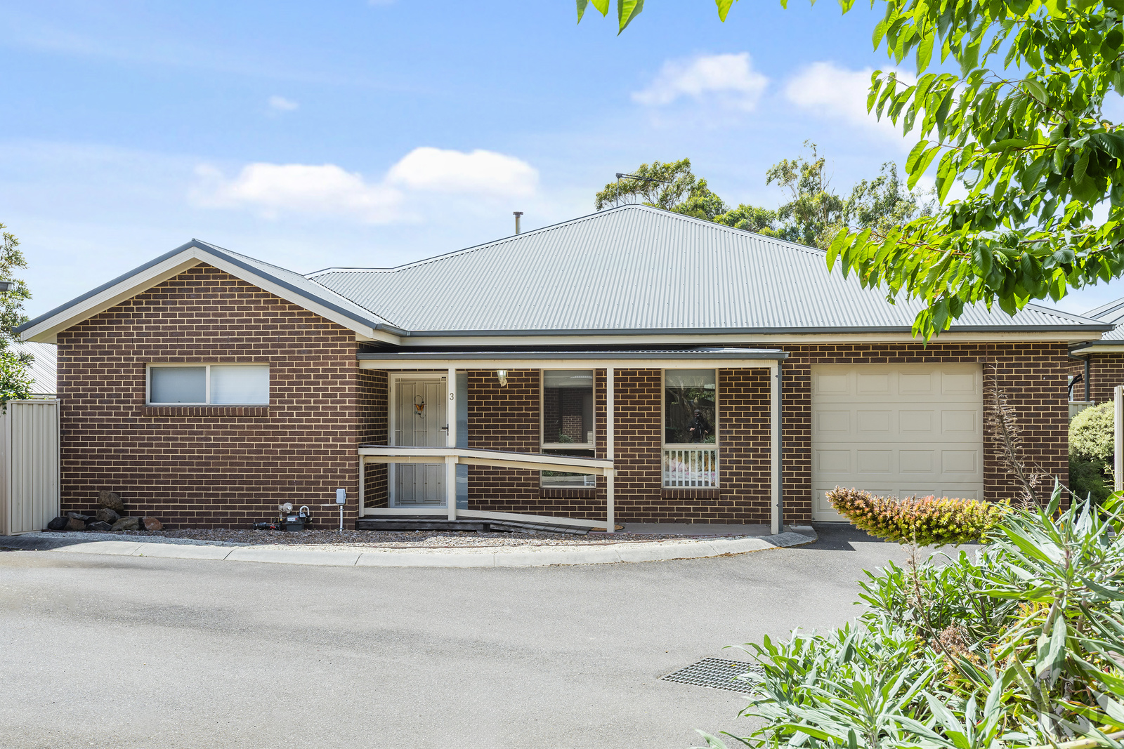 3-bedroom unit at 3/76 Barry Street, Romsey, VIC 3434, Macedon Ranges, Victoria