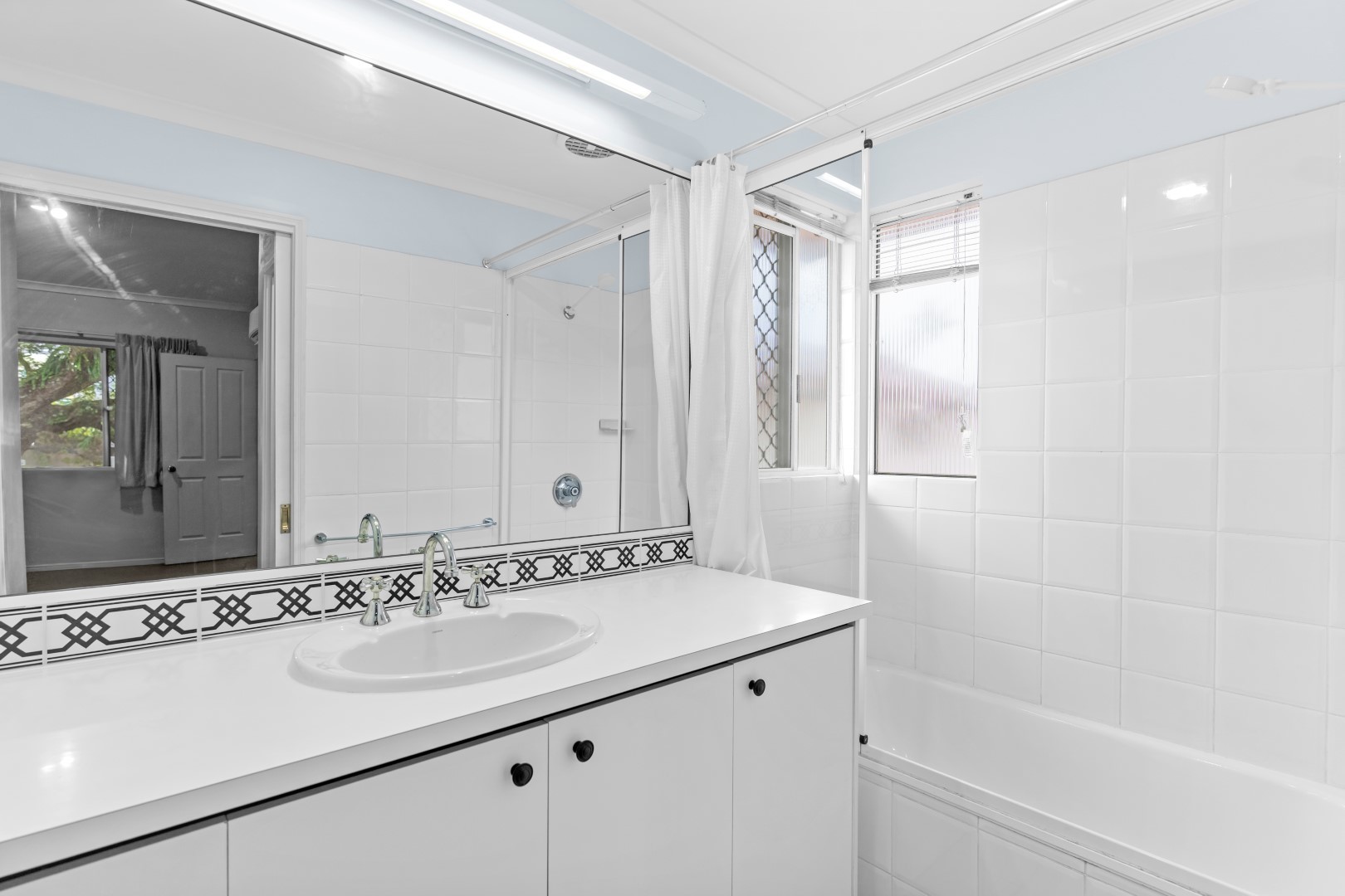 8/67-71 Digger Street, Cairns North, QLD 4870 - Image 8