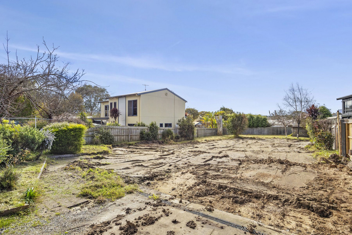 8 Centre Court, Torquay, VIC 3228 - Image 4