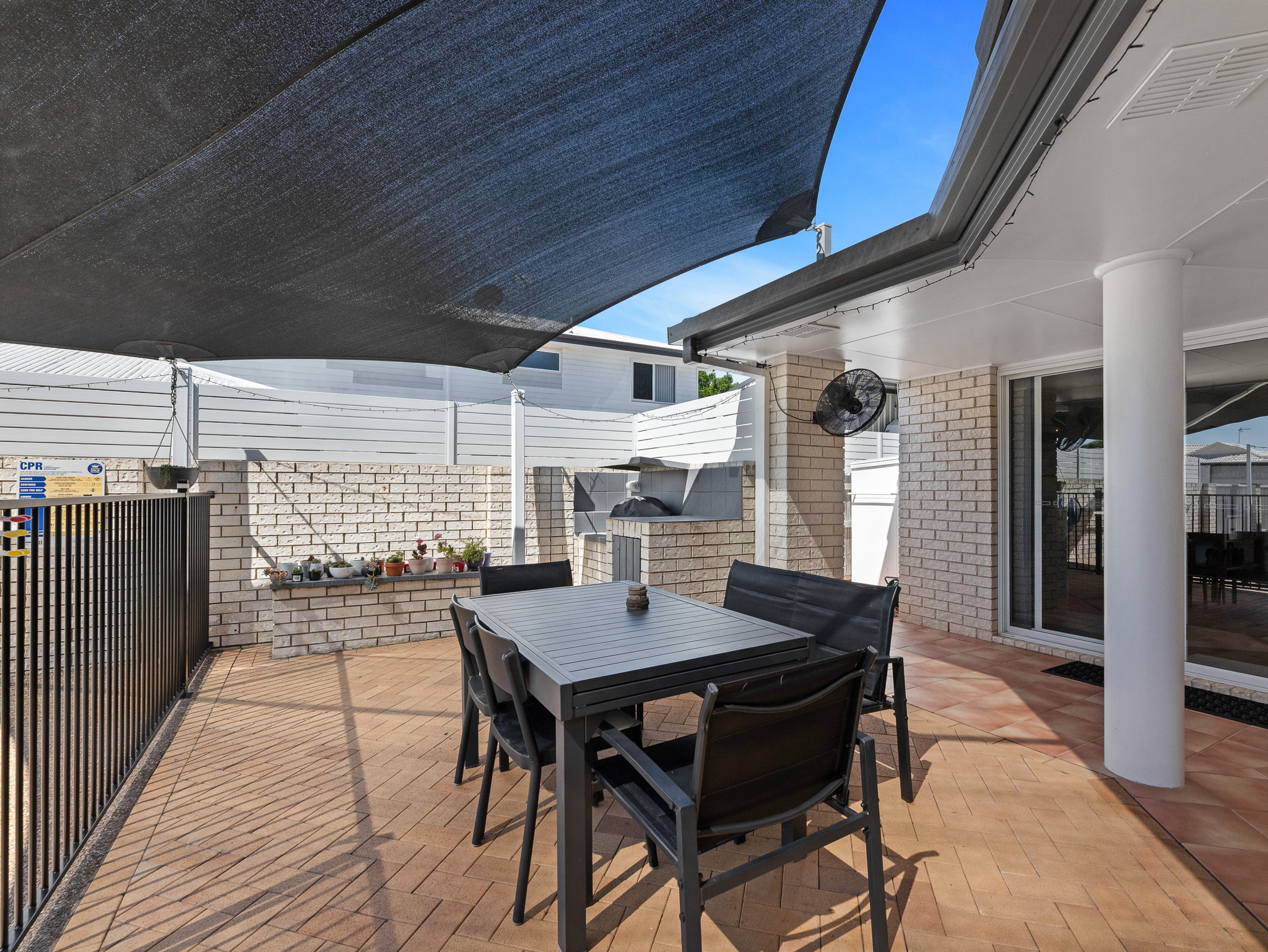 24 SKINNER CRESCENT, Urangan QLD 4655 - Image 4